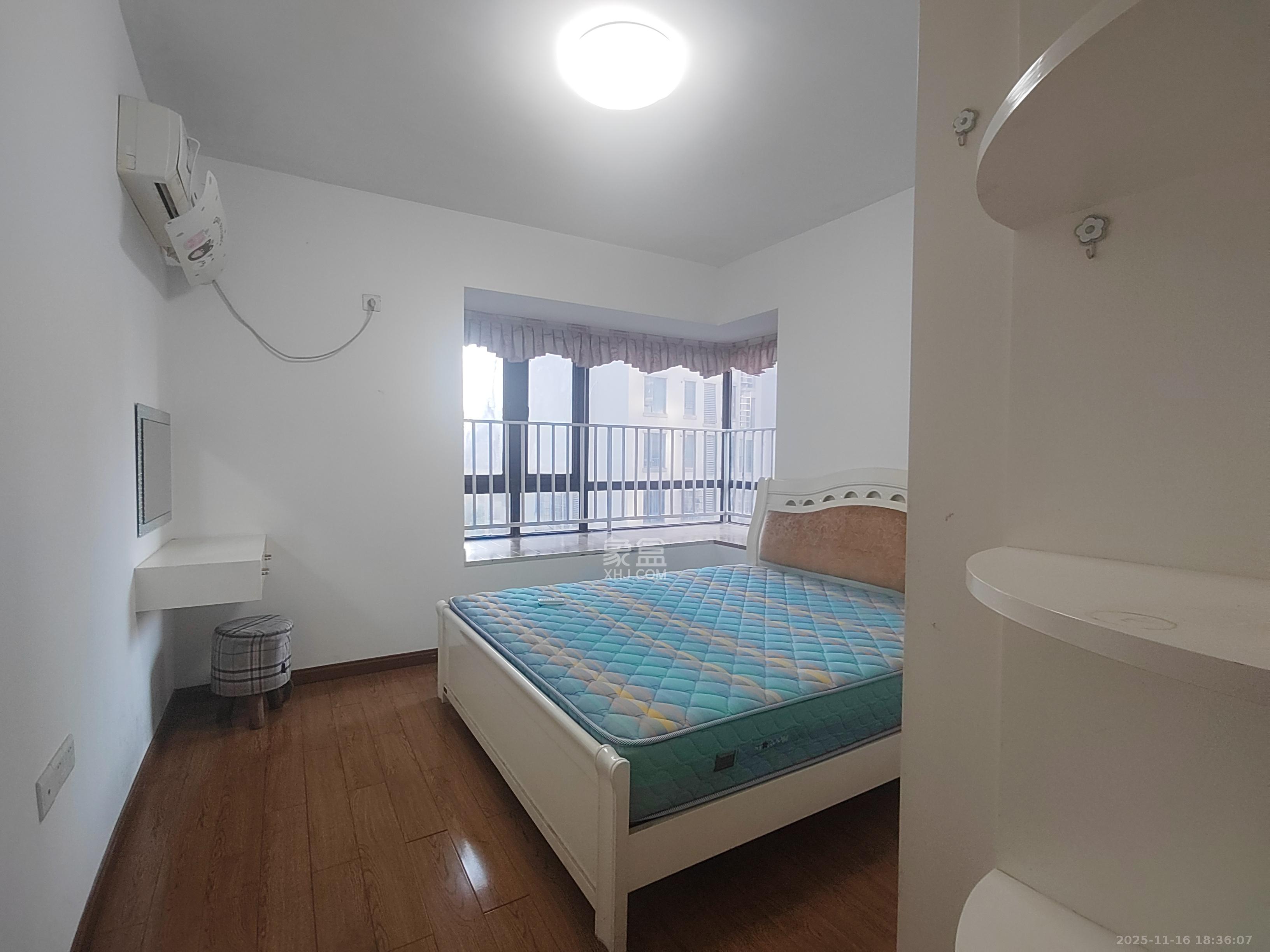 保利麓谷林语E区  3室2厅1卫    2350.0元/月室内图