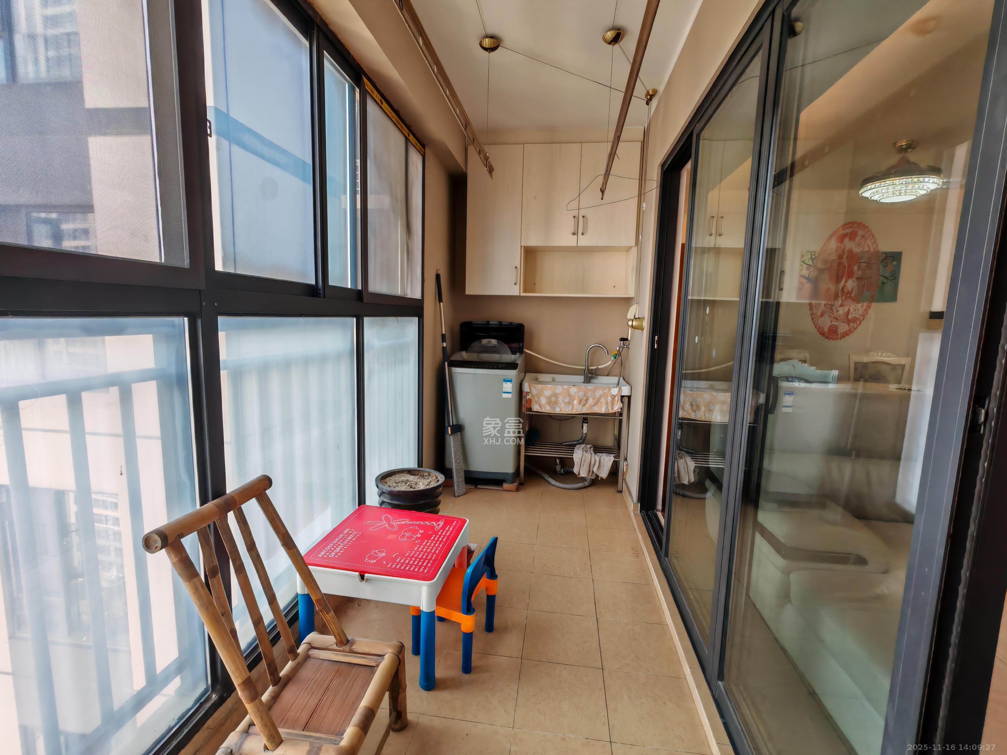 万科魅力之城非凡里  3室2厅2卫    2600.0元/月室内图