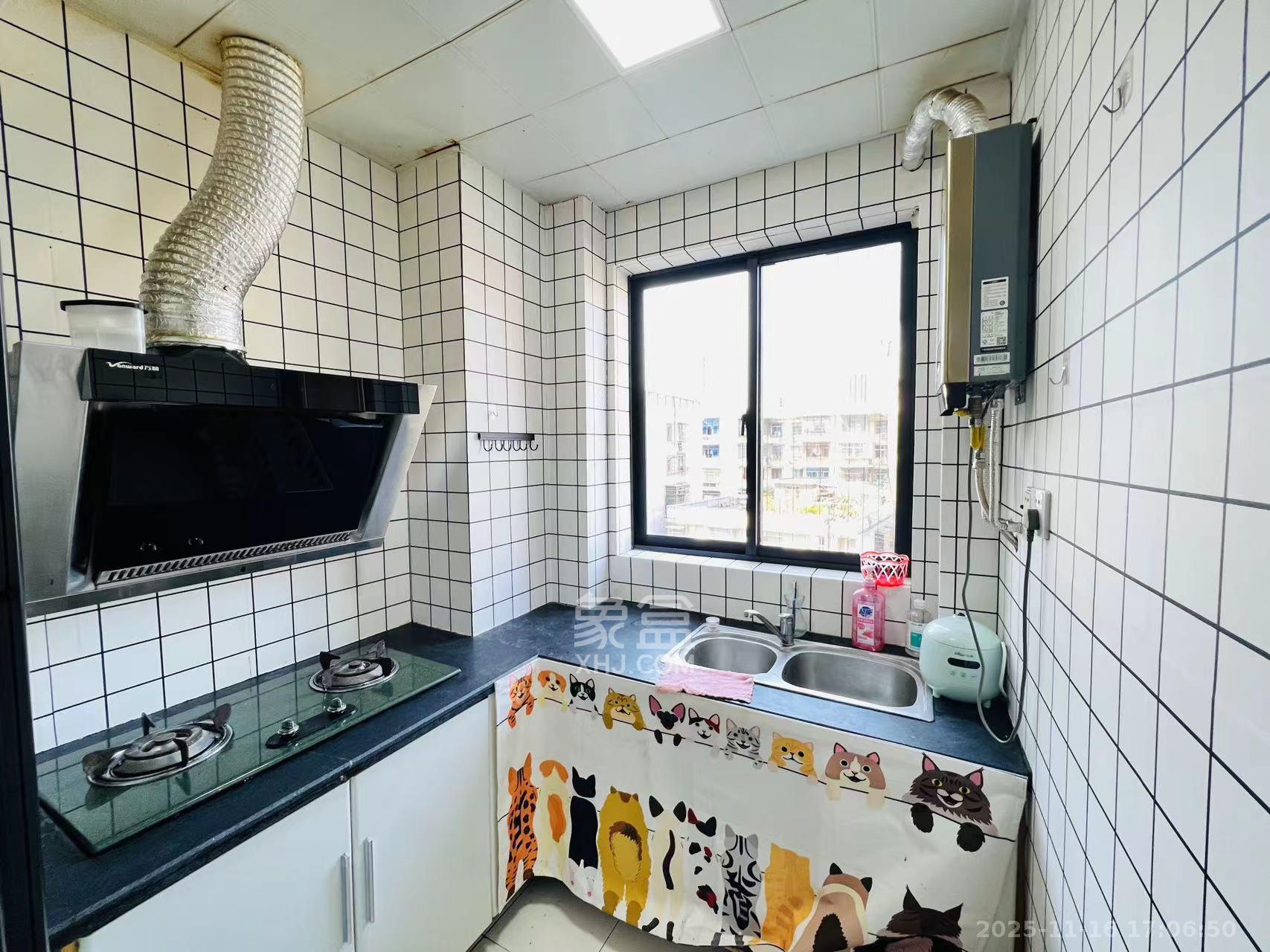 城市森林  1室1厅1卫    1800.0元/月室内图