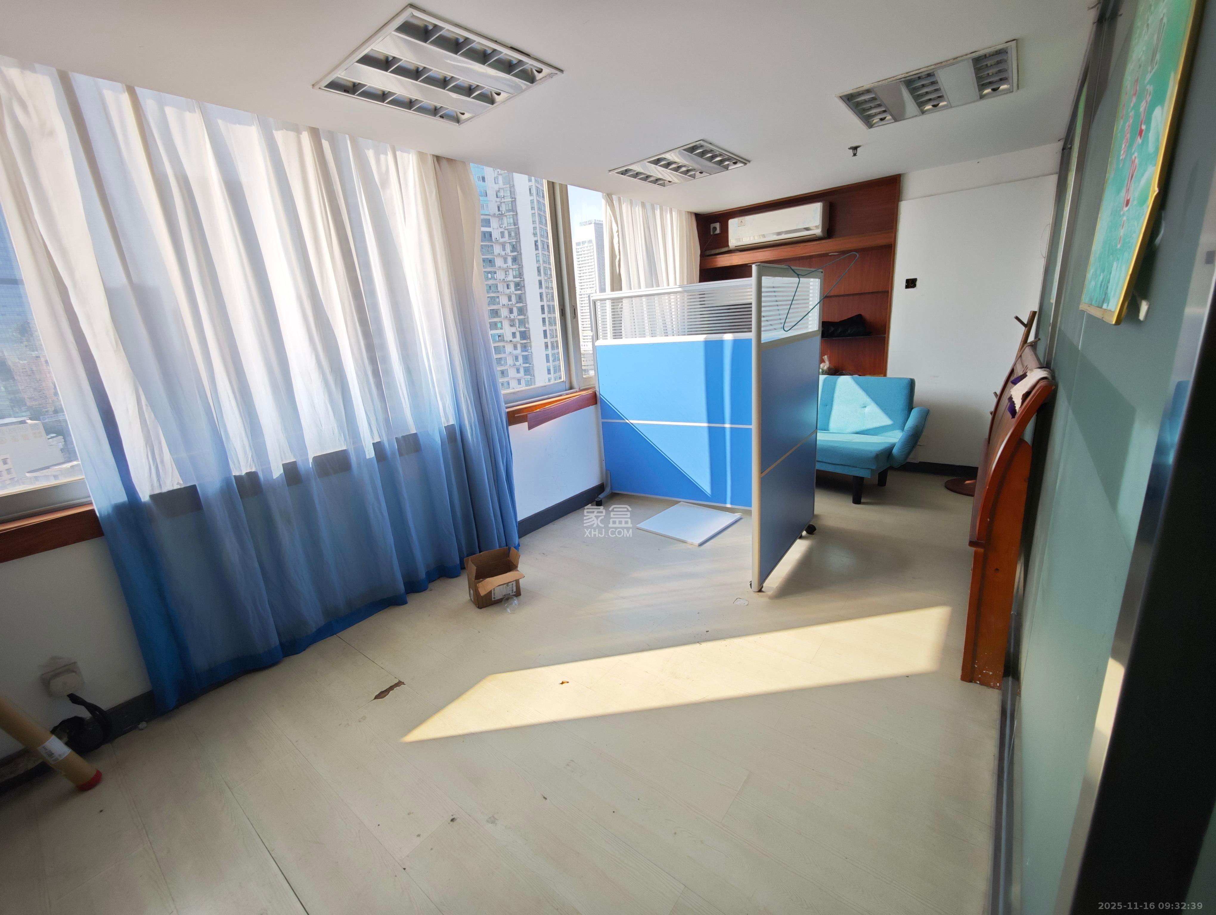 新富城   418.0㎡      12000.0元/月室内图