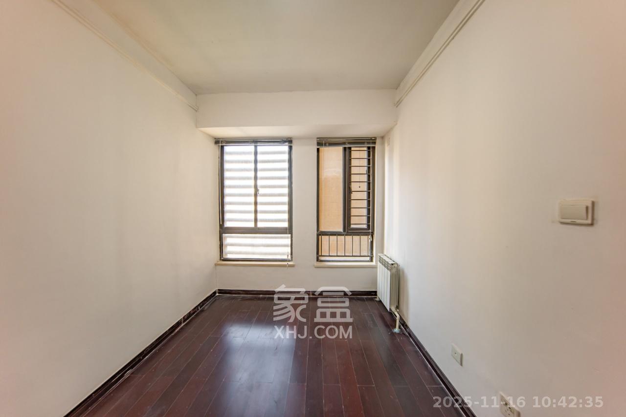 中海国际二期  3室2厅1卫    1900.0元/月室内图