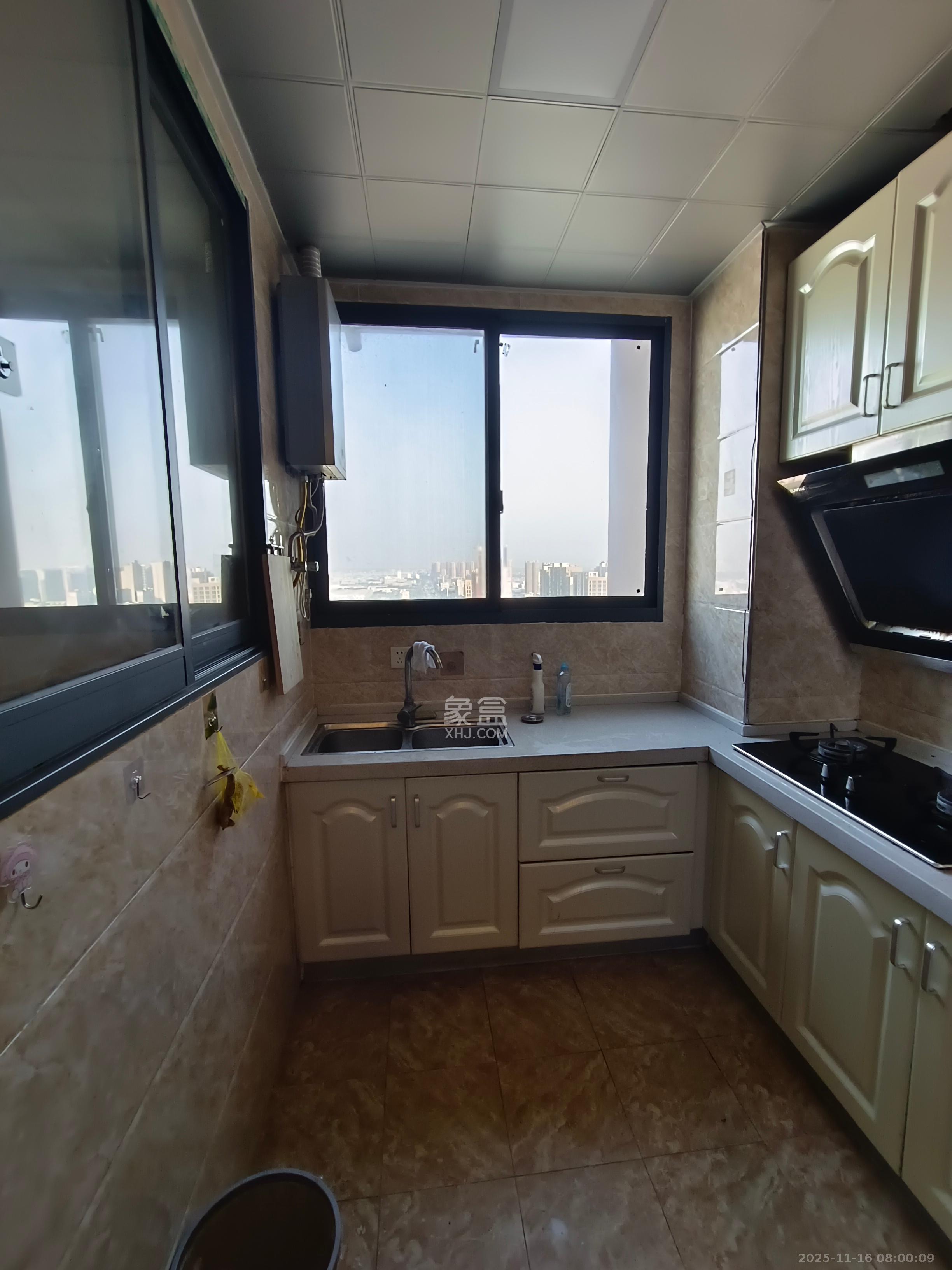 中欣楚天雅郡  1室1厅1卫    1600.0元/月室内图