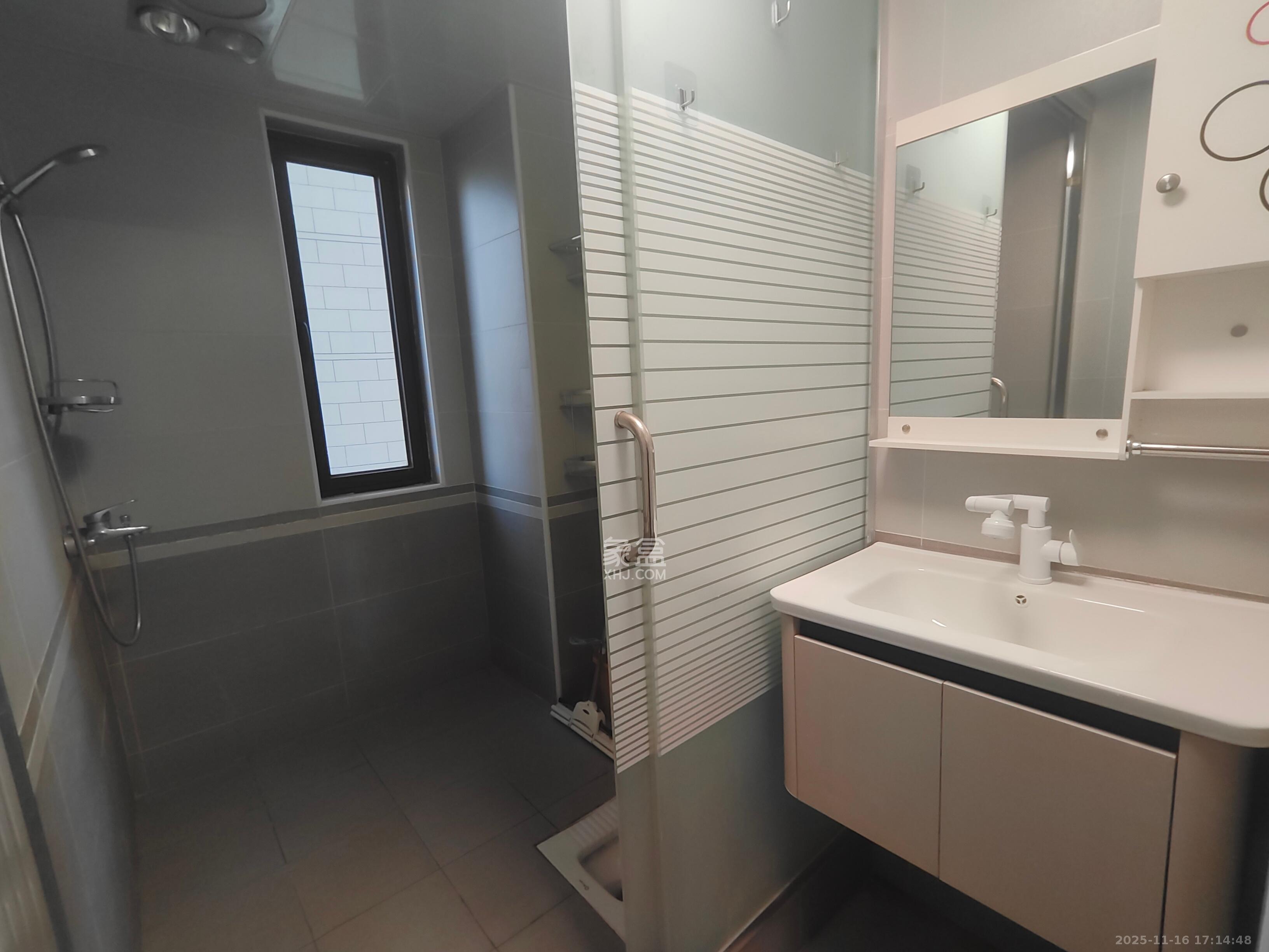 卓越浅水湾  4室2厅2卫    3200.0元/月室内图