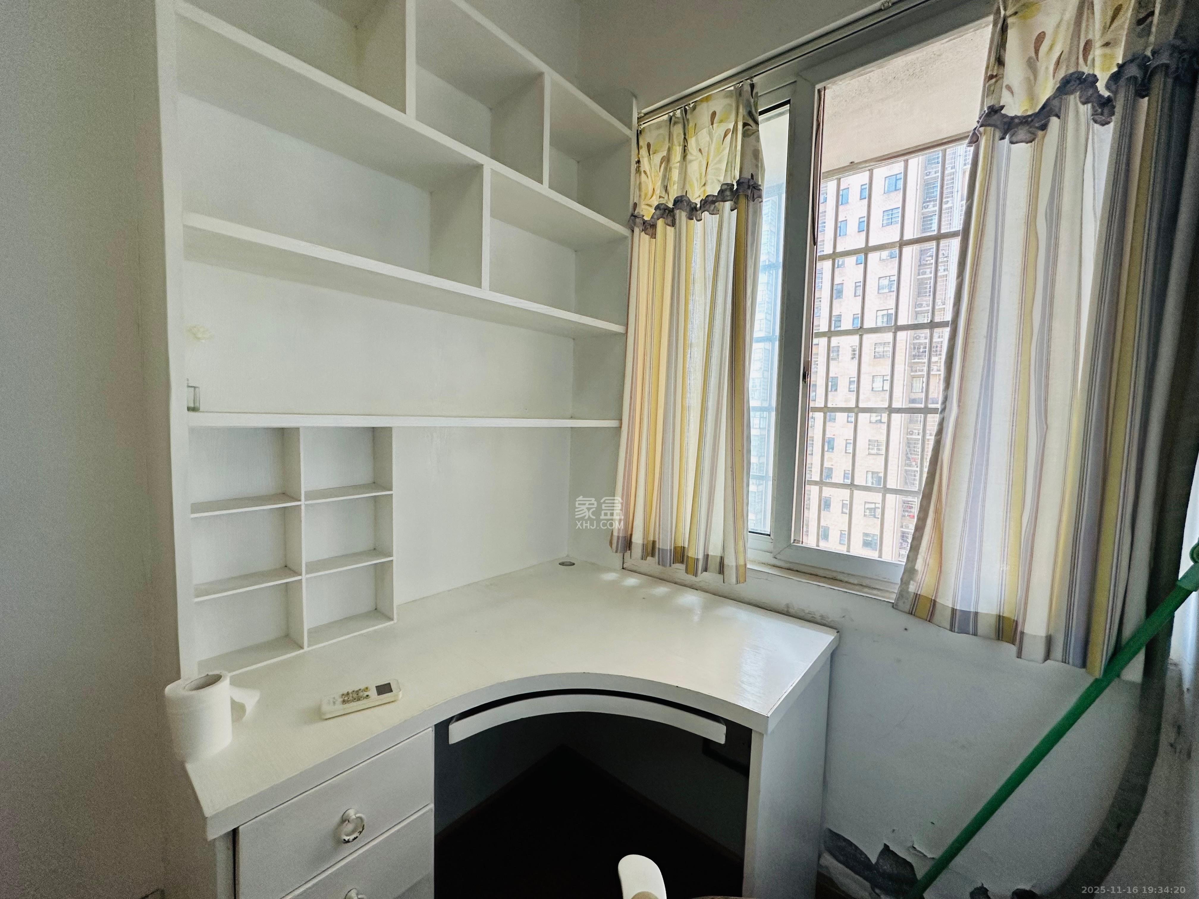 中房F联邦  2室2厅1卫    2600.0元/月室内图