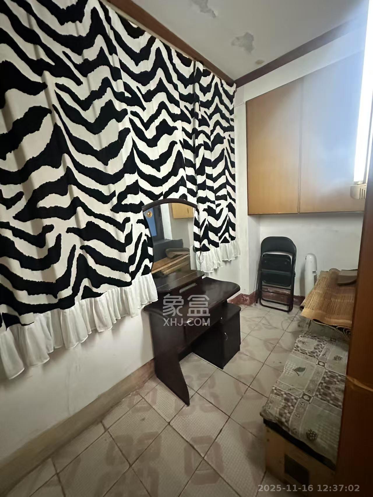 红花坡社区  1室1厅1卫    900.0元/月室内图