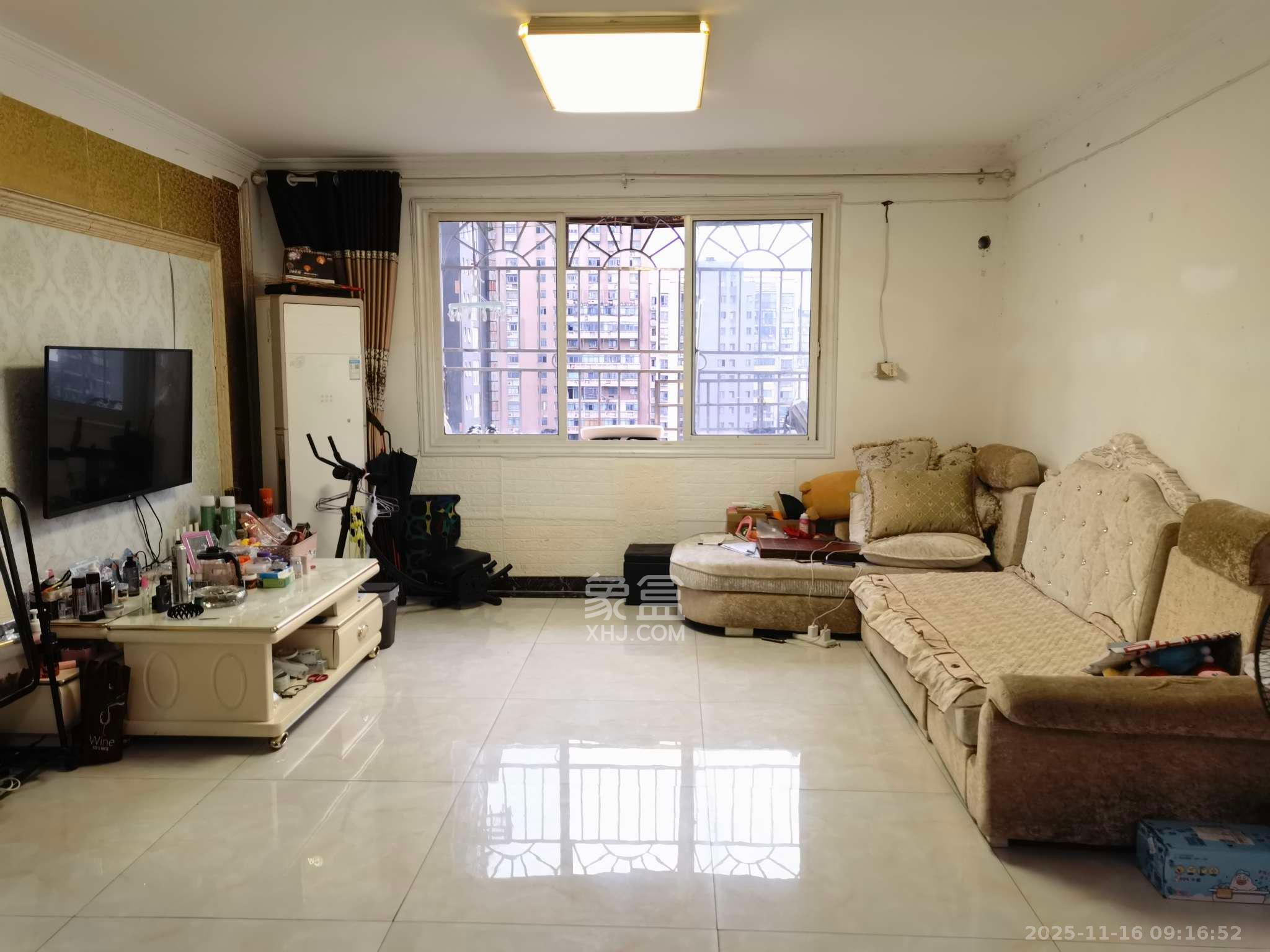 远东公寓  3室2厅2卫    2600.0元/月室内图