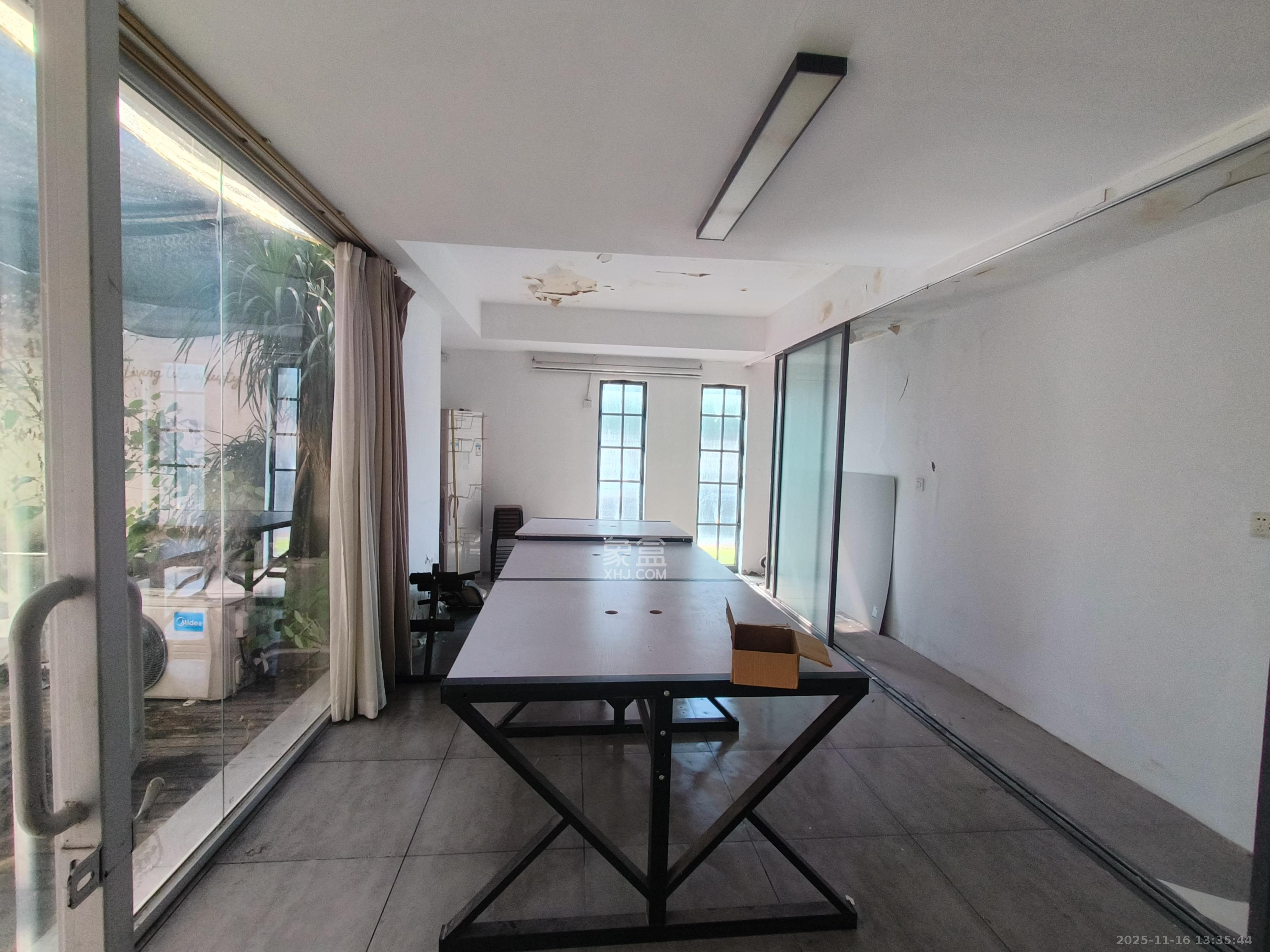 万科城  1室2厅2卫    7000.0元/月室内图