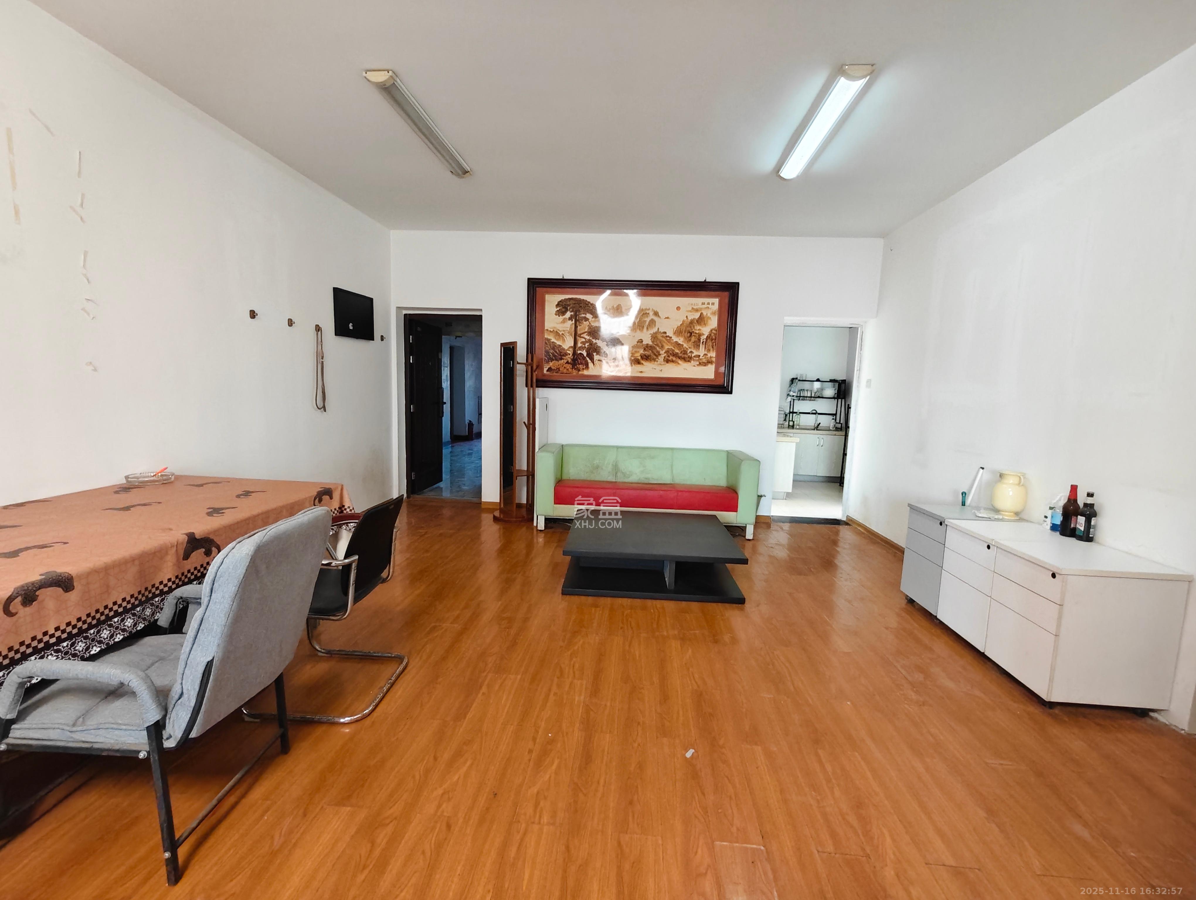 白沙湾嘉园  3室2厅2卫    2200.0元/月室内图