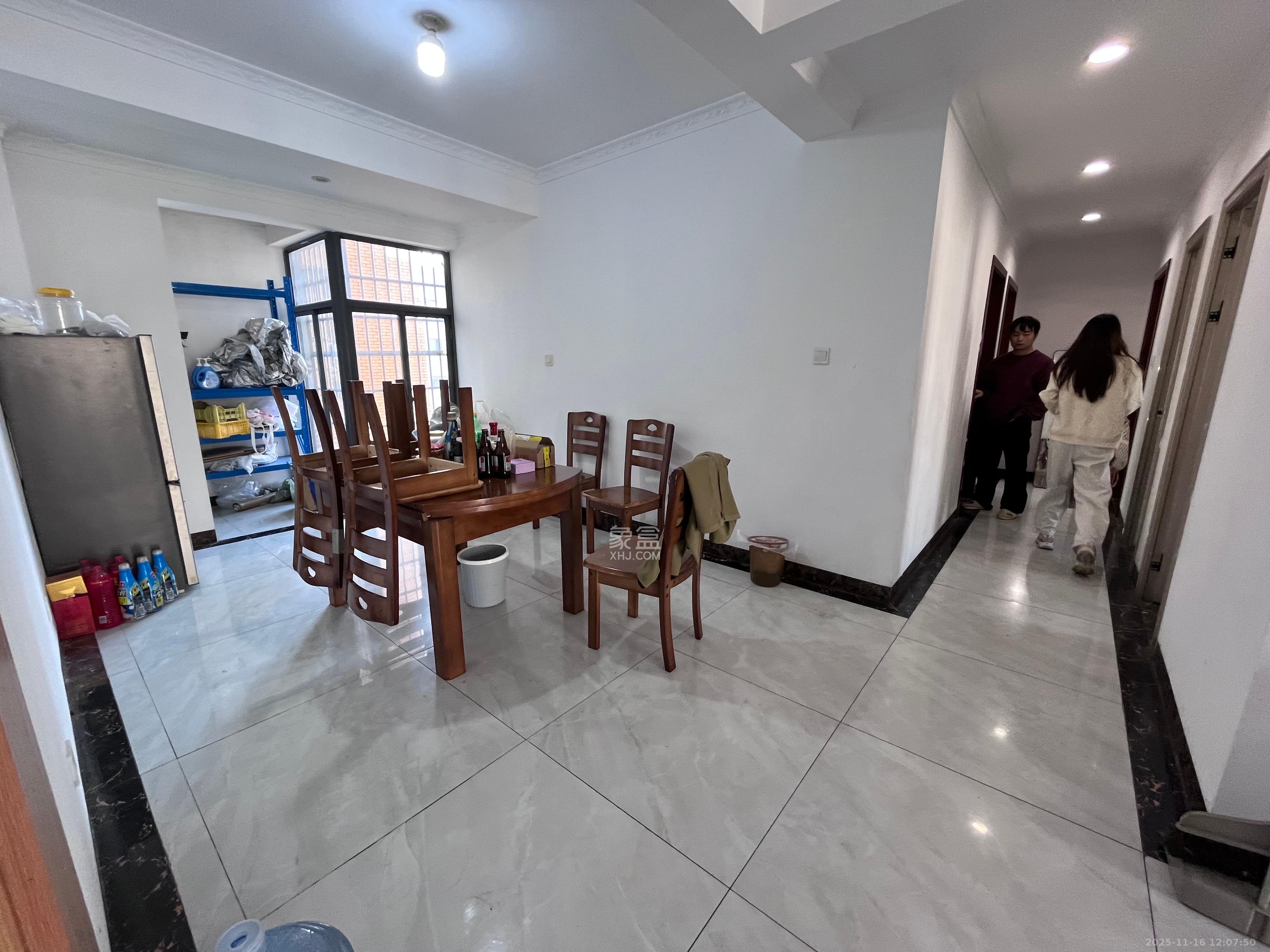 和润园一、二期 3室2厅2卫 2000.0元/月 和润园一、二期 3室2厅2卫 2000.0元/月室内图