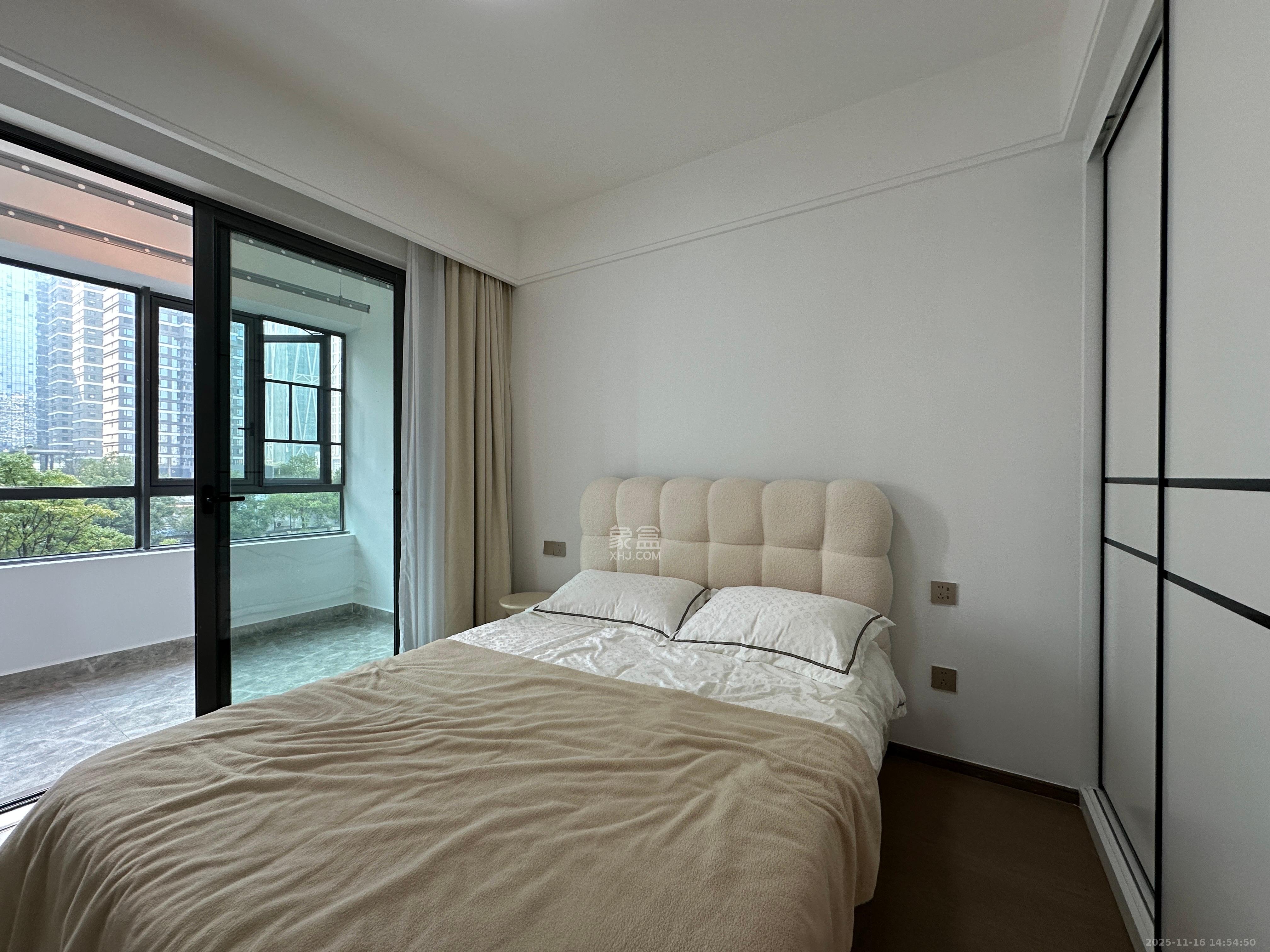 复地滨江金融中心  4室2厅2卫    6900.0元/月室内图