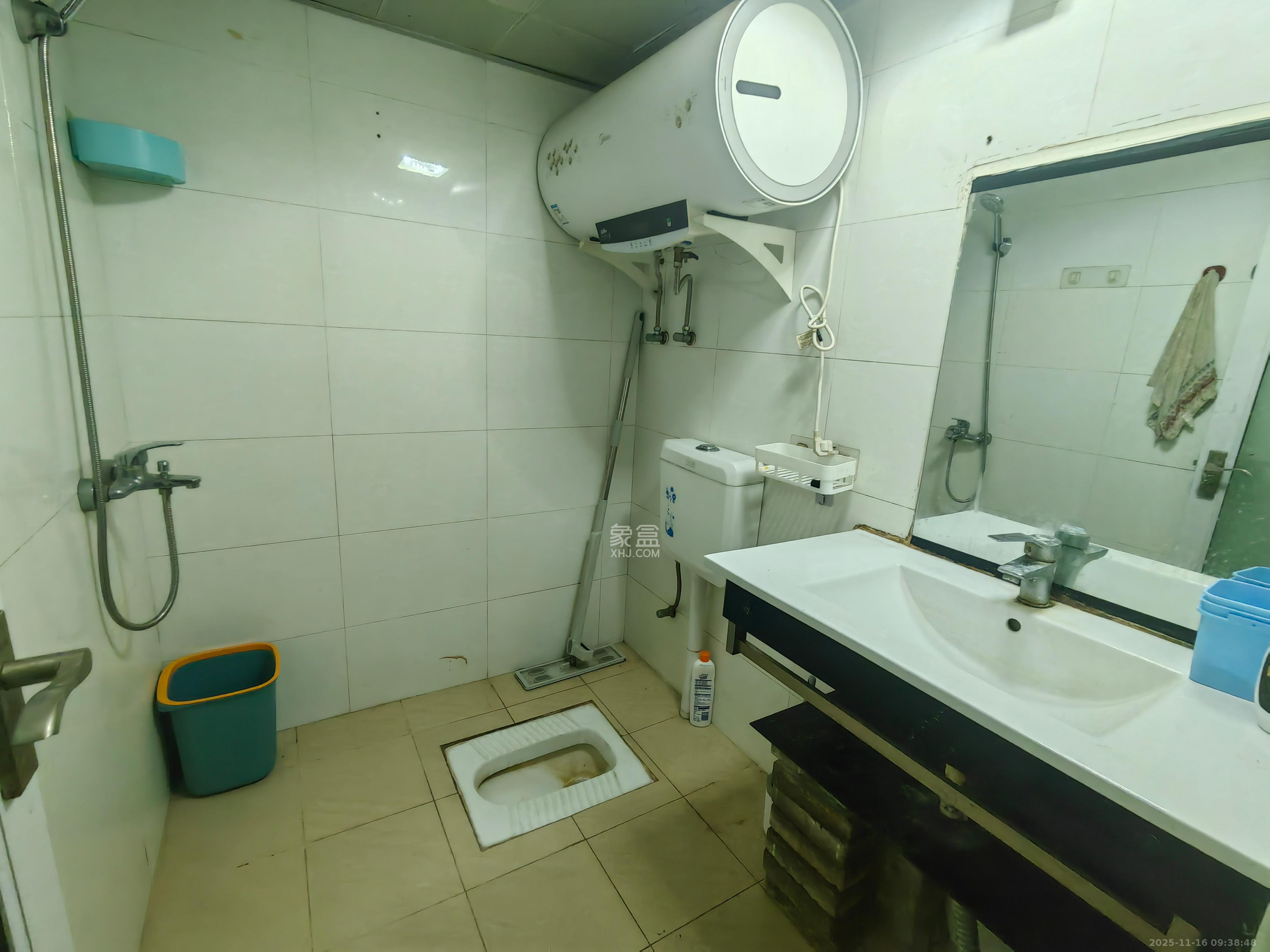 先锋东外滩  1室1厅1卫    1400.0元/月室内图