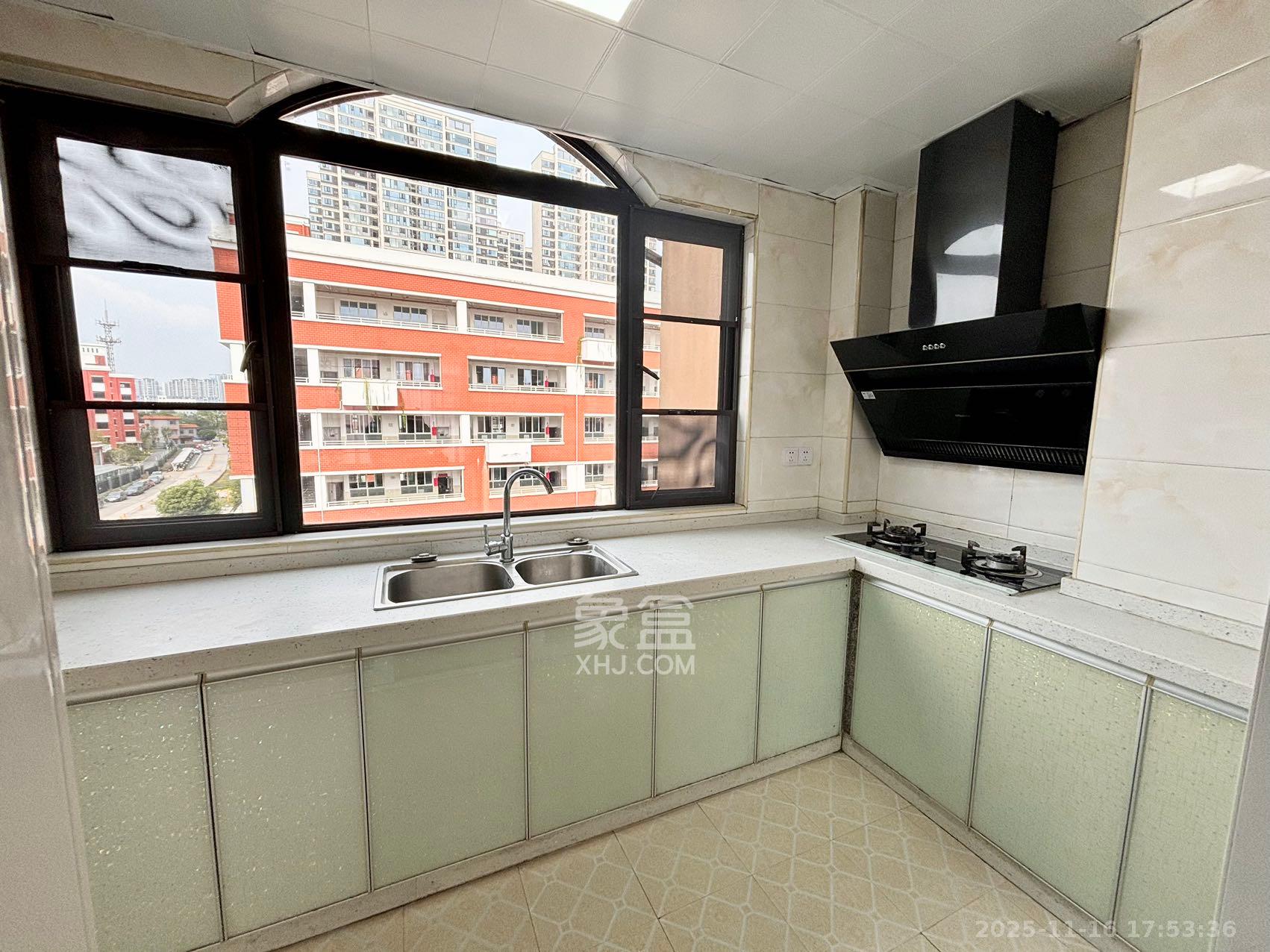 卓越伊景苑  1室0厅0卫    5000.0元/月