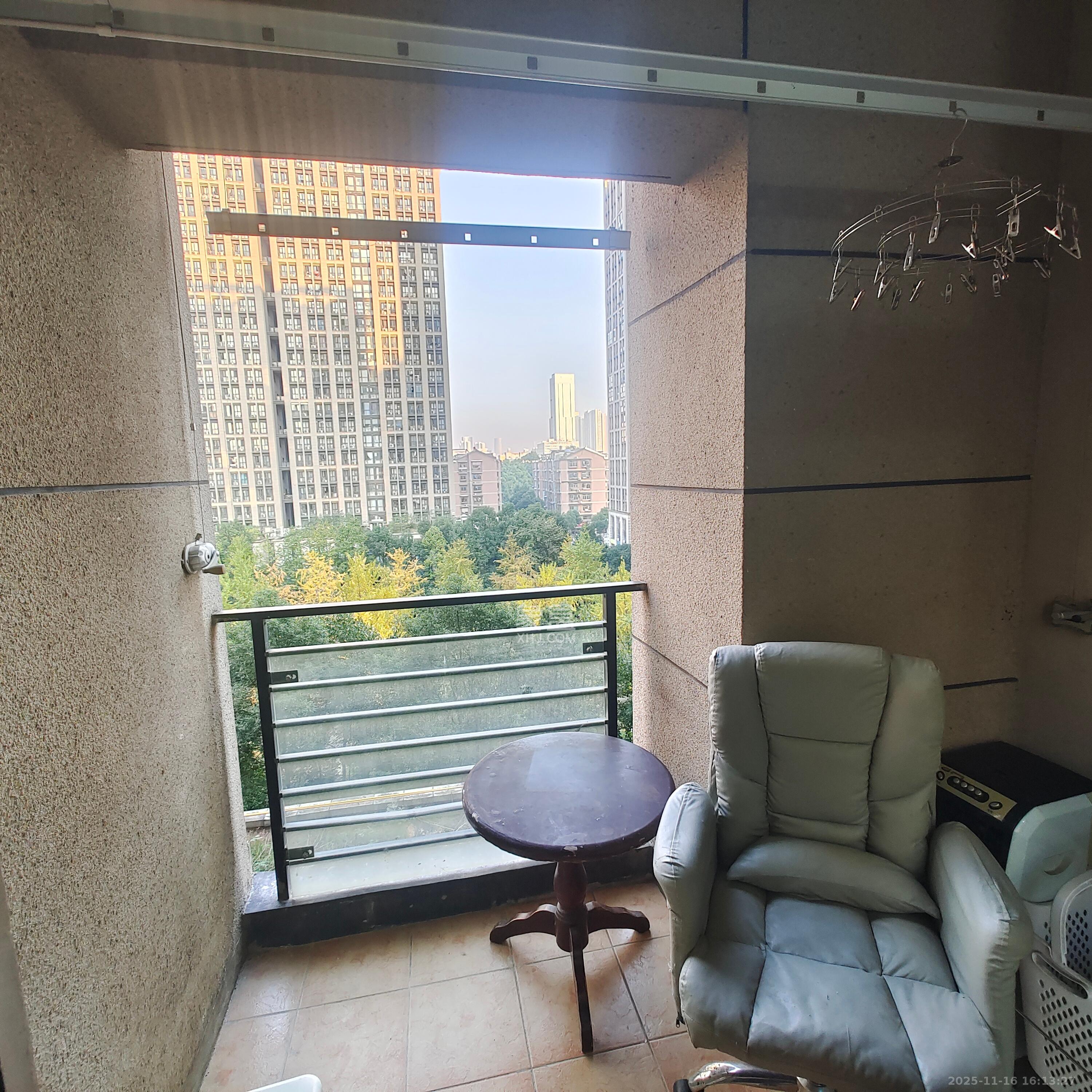 郡原广场  1室1厅1卫    1600.0元/月室内图