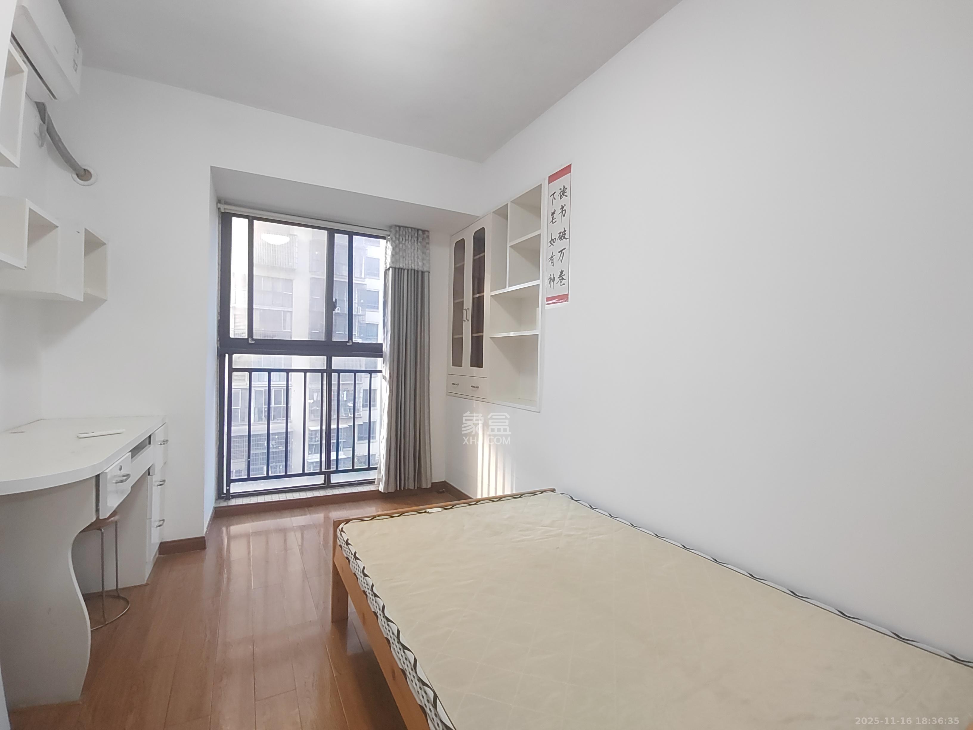 保利麓谷林语E区 3室2厅1卫 2350.0元/月 保利麓谷林语E区 3室2厅1卫 2350.0元/月室内图