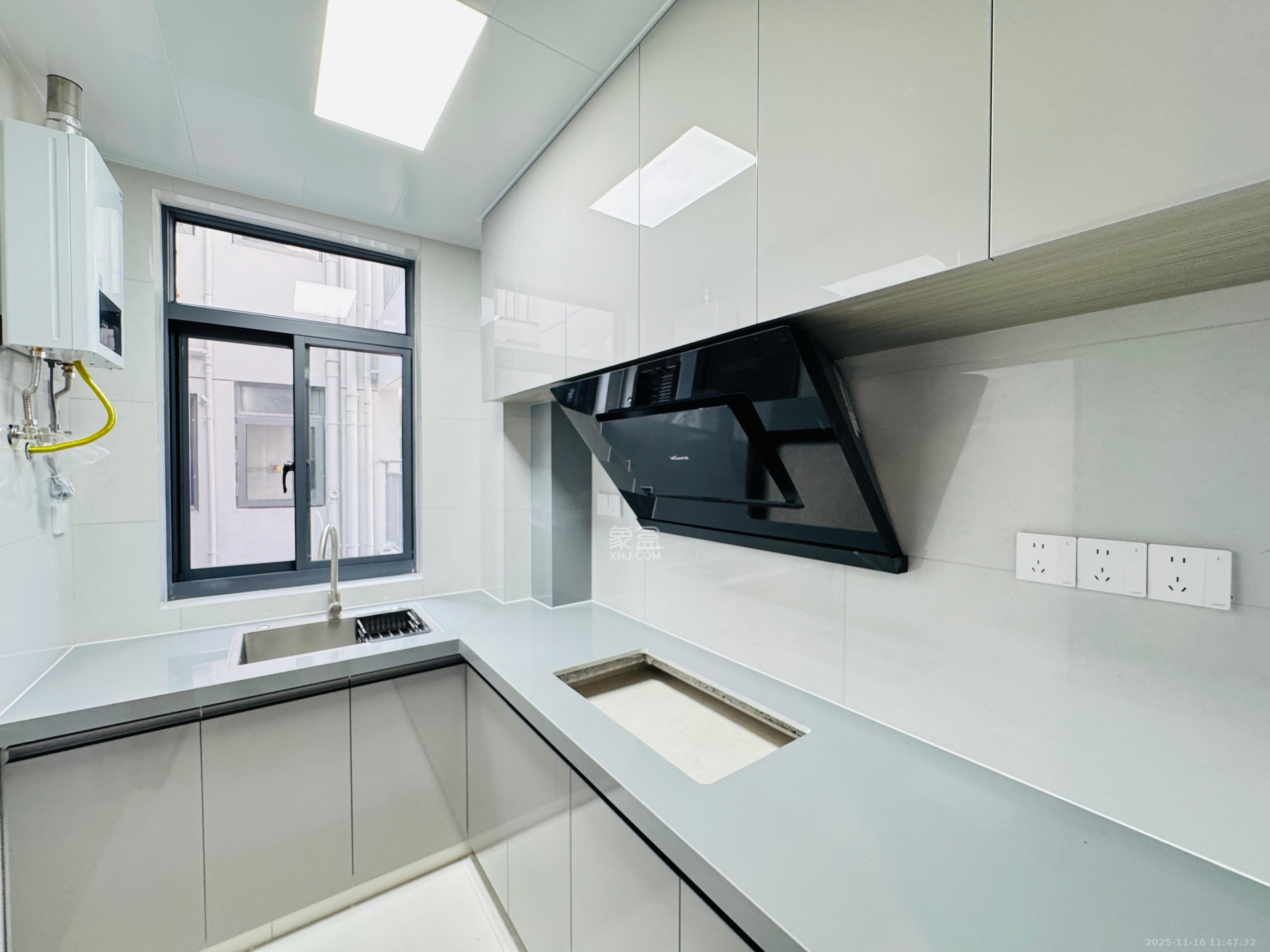 湖湘时代名邸公园壹号  2室2厅1卫    2300.0元/月室内图