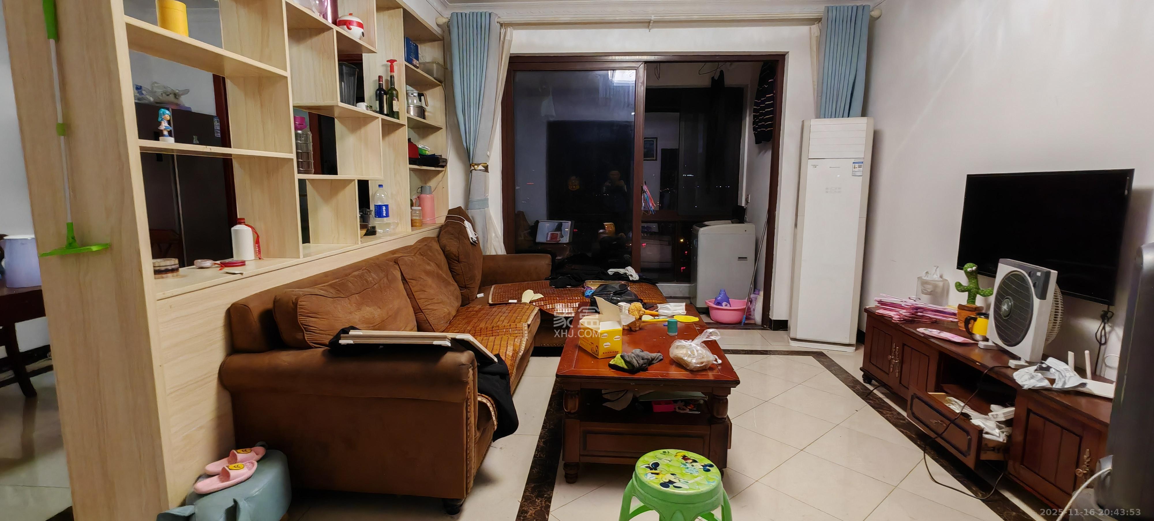 东方美地  3室2厅2卫    2300.0元/月室内图