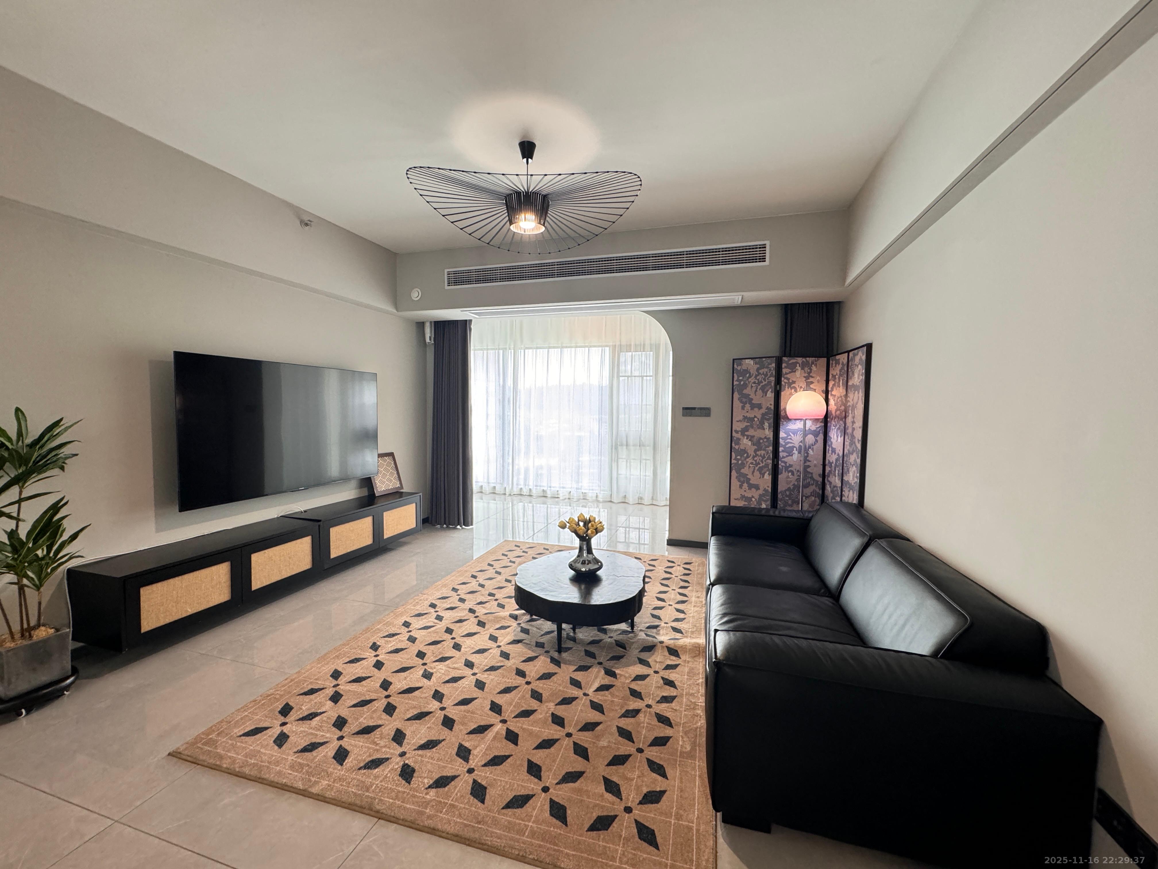 时代梅溪领峰  4室2厅2卫    5000.0元/月室内图