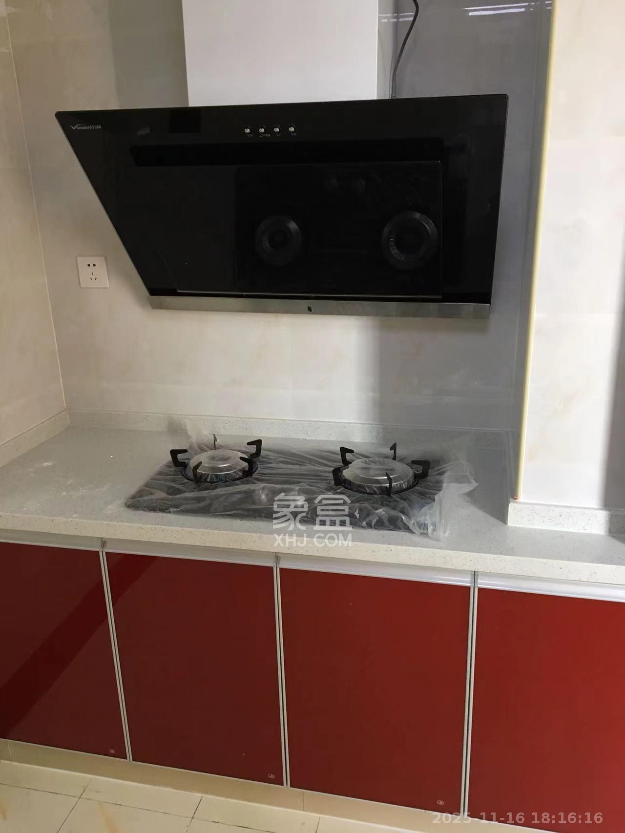 兴旺双铁城  1室2厅1卫    2450.0元/月室内图