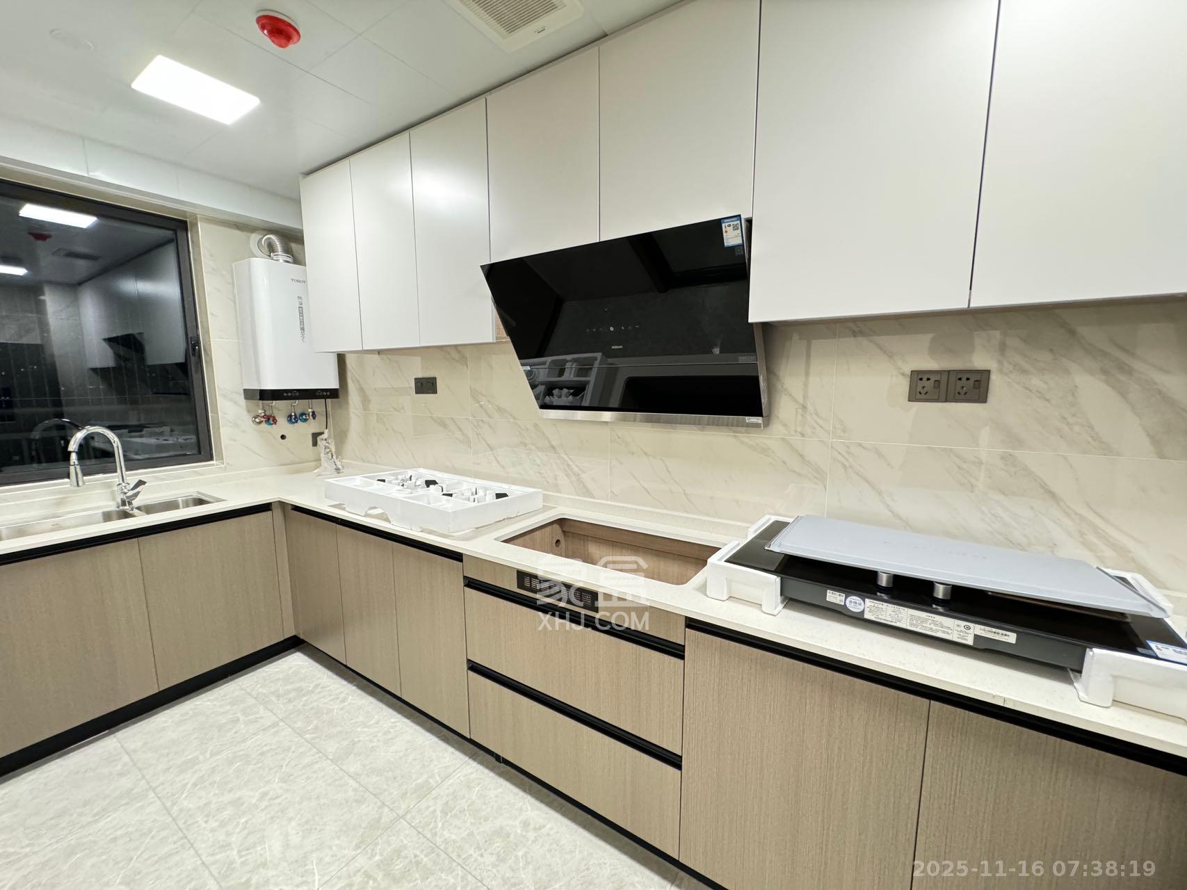 长房星城天地 4室2厅2卫 5500.0元/月 长房星城天地 4室2厅2卫 5500.0元/月室内图