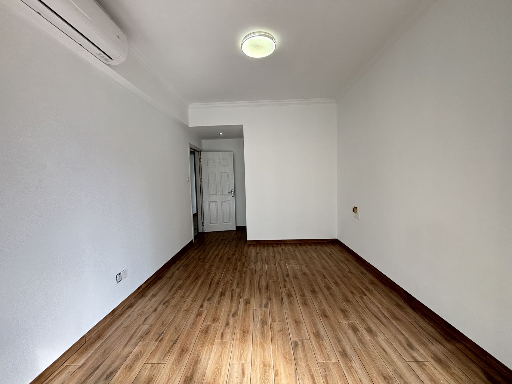 伊泰天骄二期 3室2厅2卫 2300.0元/月 伊泰天骄二期 3室2厅2卫 2300.0元/月室内图