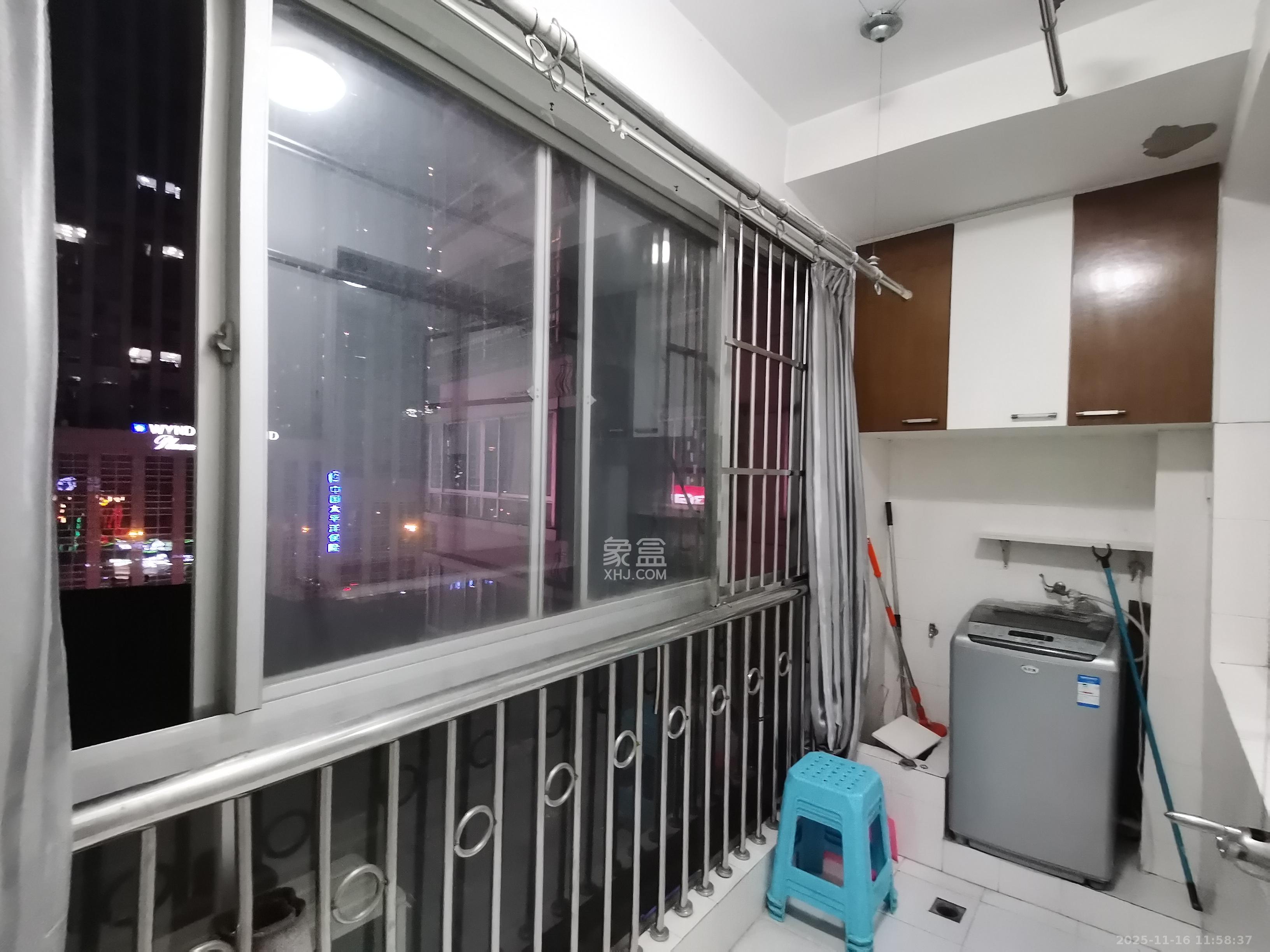 省建苑小区  4室2厅2卫    3500.0元/月室内图