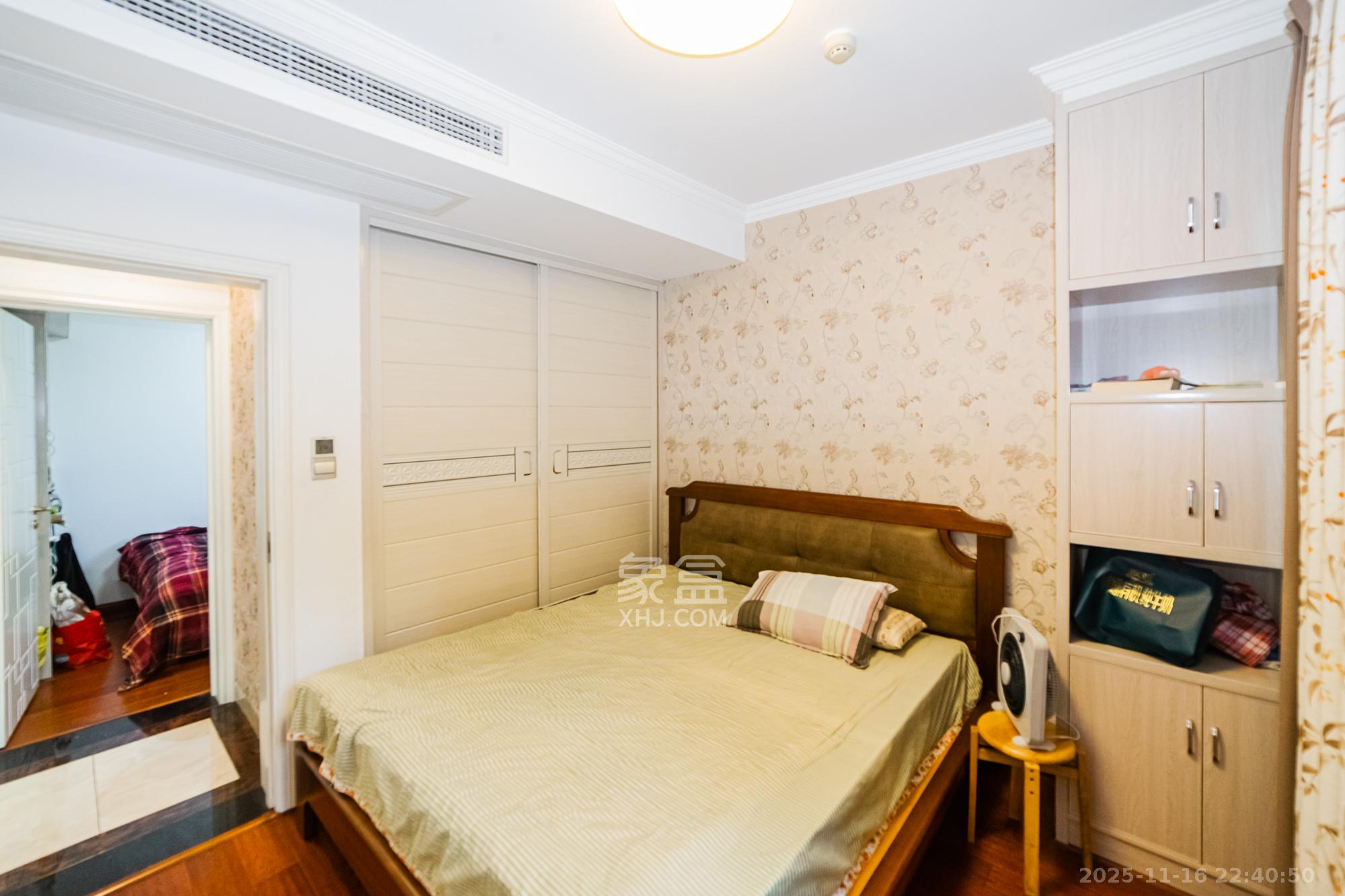 北辰三角洲E6区 3室1厅1卫 135.0万 北辰三角洲E6区 3室1厅1卫 135.0万卧室