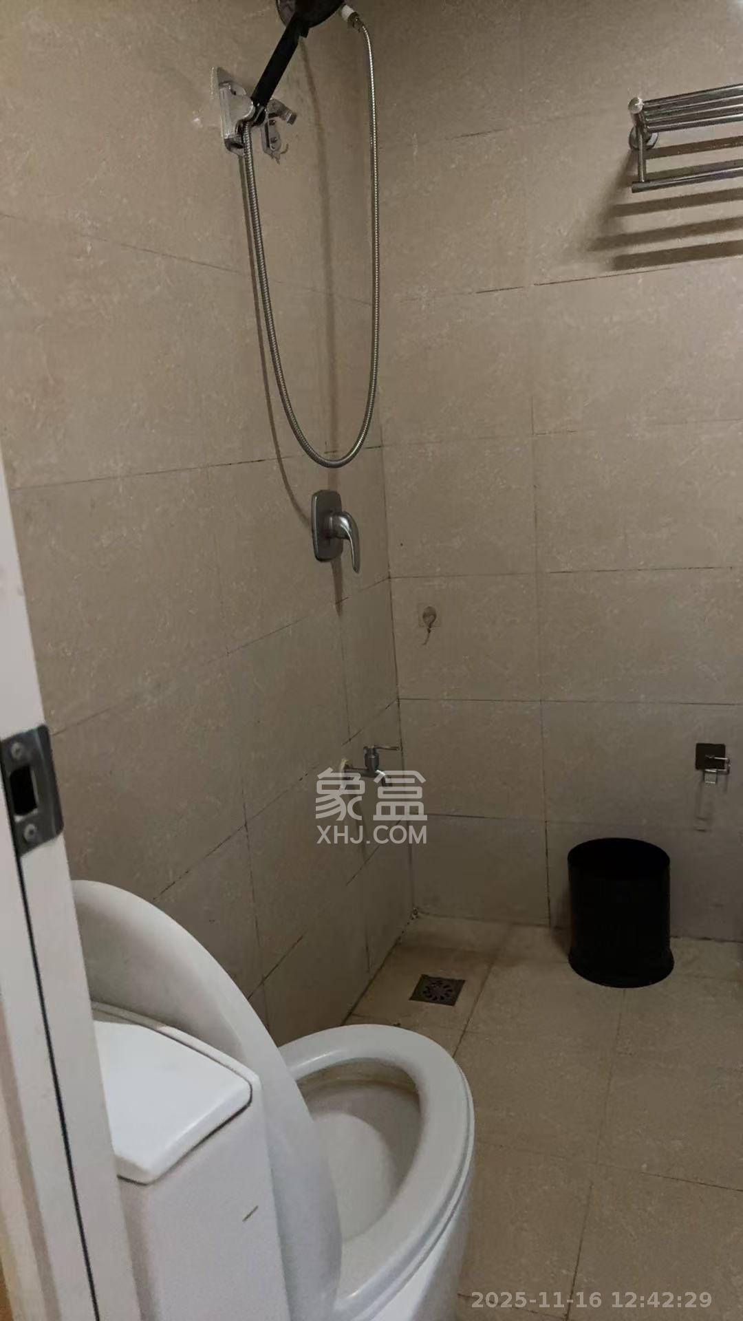 通华天都 1室0厅1卫 1300.0元/月 通华天都 1室0厅1卫 1300.0元/月室内图