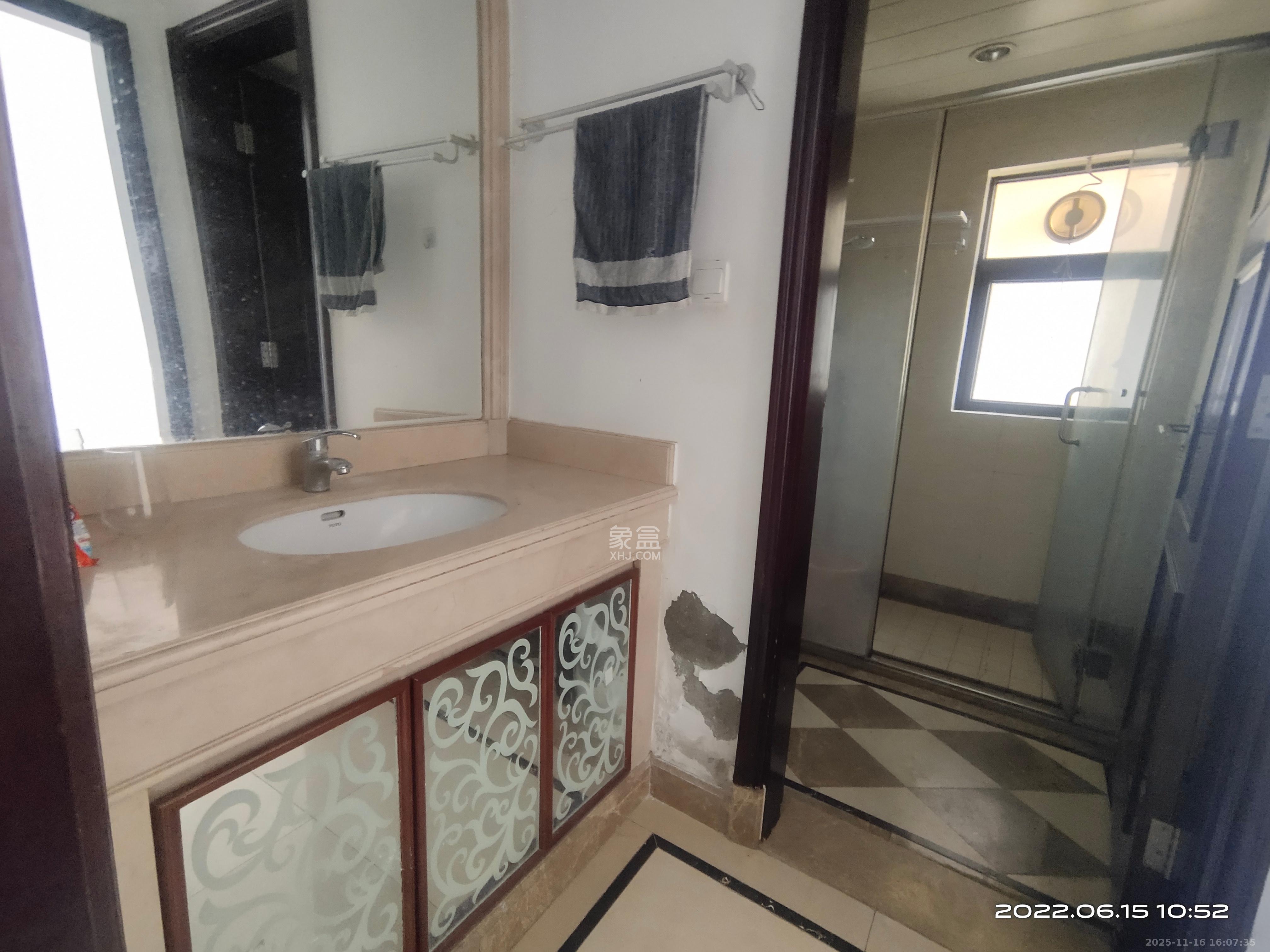 中海国际一期 3室2厅1卫 1900.0元/月 中海国际一期 3室2厅1卫 1900.0元/月室内图