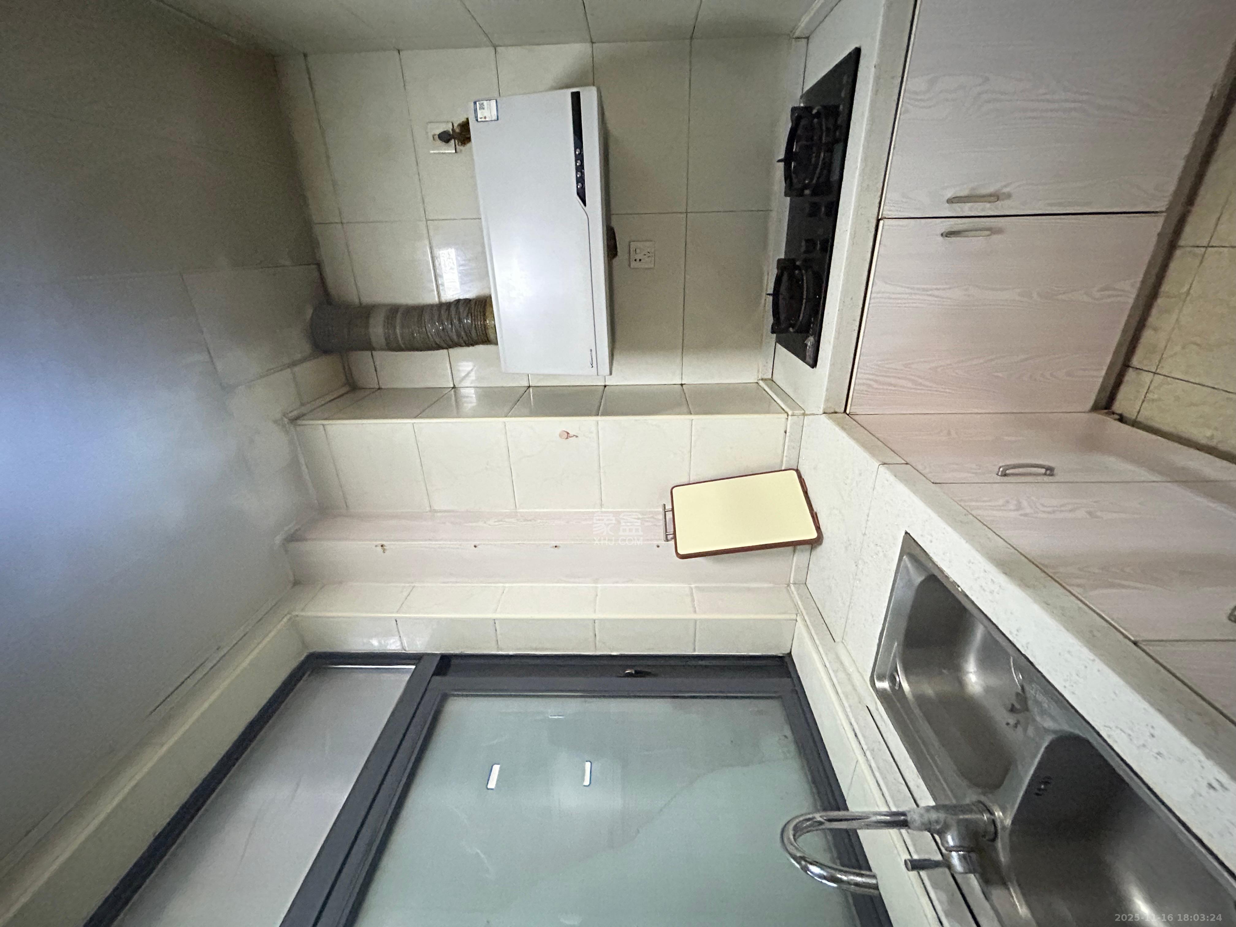 兴隆景苑  1室2厅2卫    2200.0元/月室内图