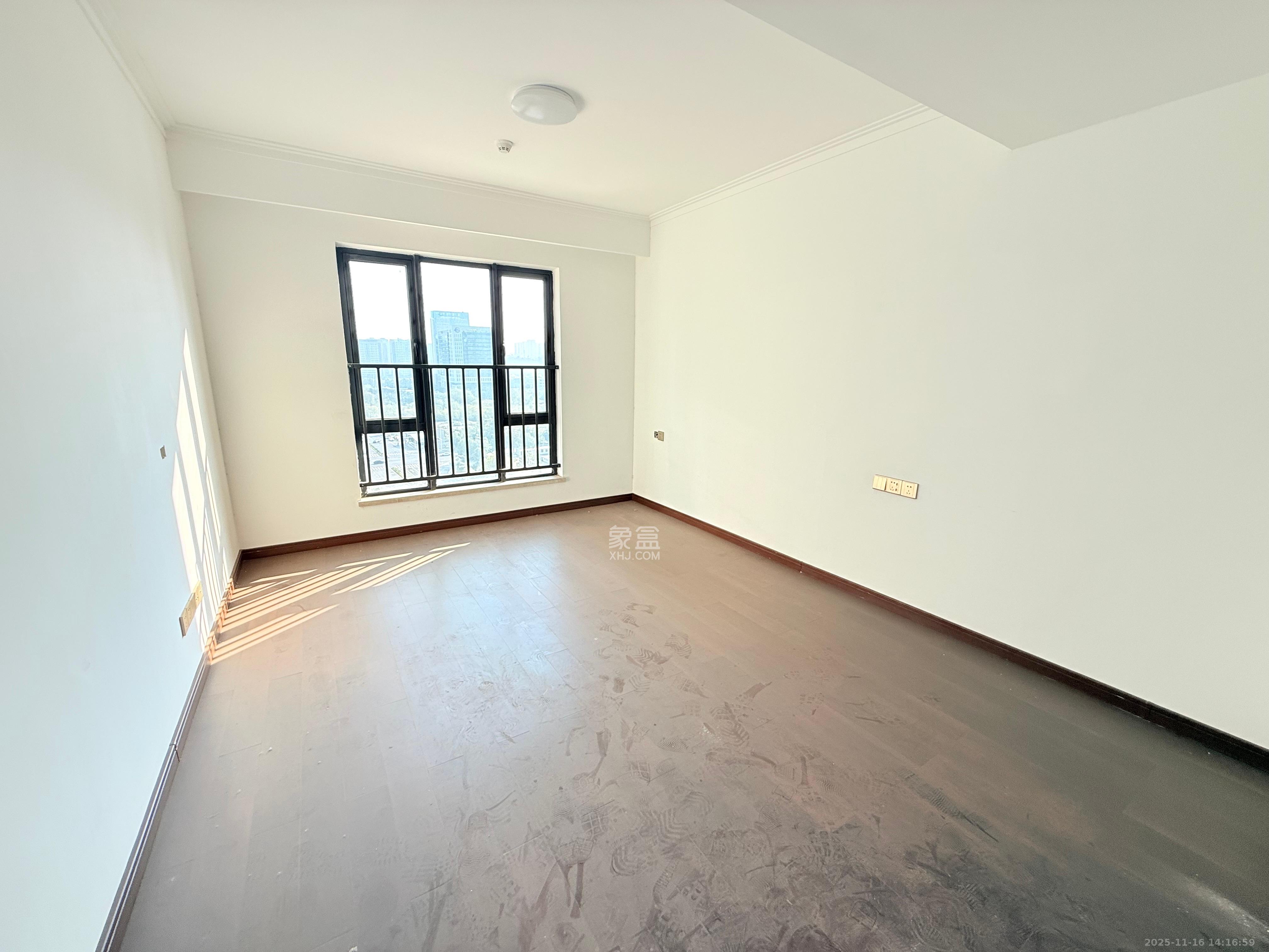 绿地长沙城际空间站(绿地新里佳苑) 3室2厅2卫 3000.0元/月 绿地长沙城际空间站(绿地新里佳苑) 3室2厅2卫 3000.0元/月室内图