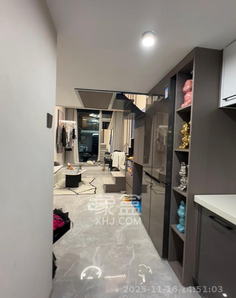 敬天广场  2室1厅1卫    4200.0元/月室内图