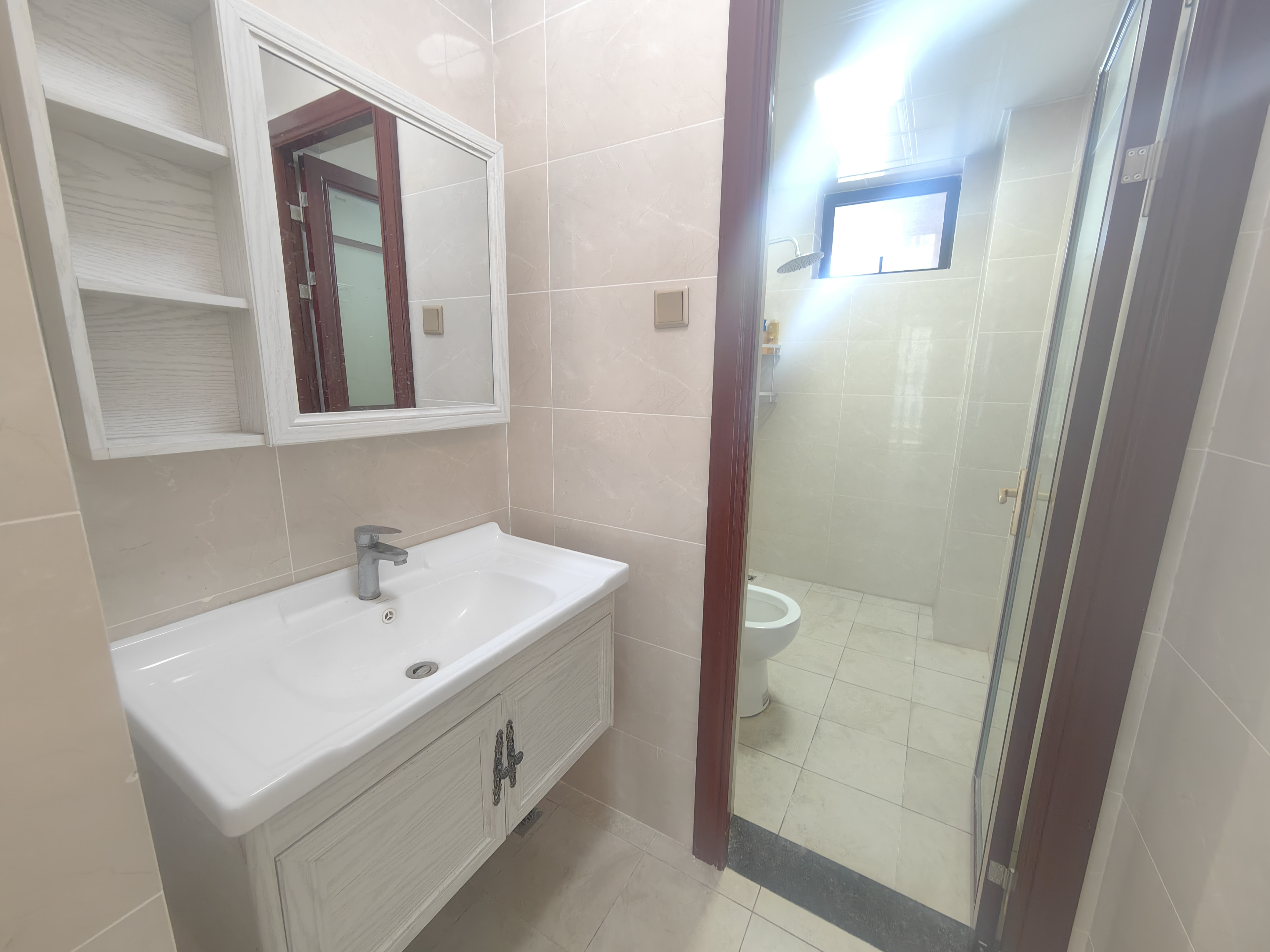 海湾花园 3室2厅2卫 3800.0元/月 海湾花园 3室2厅2卫 3800.0元/月室内图