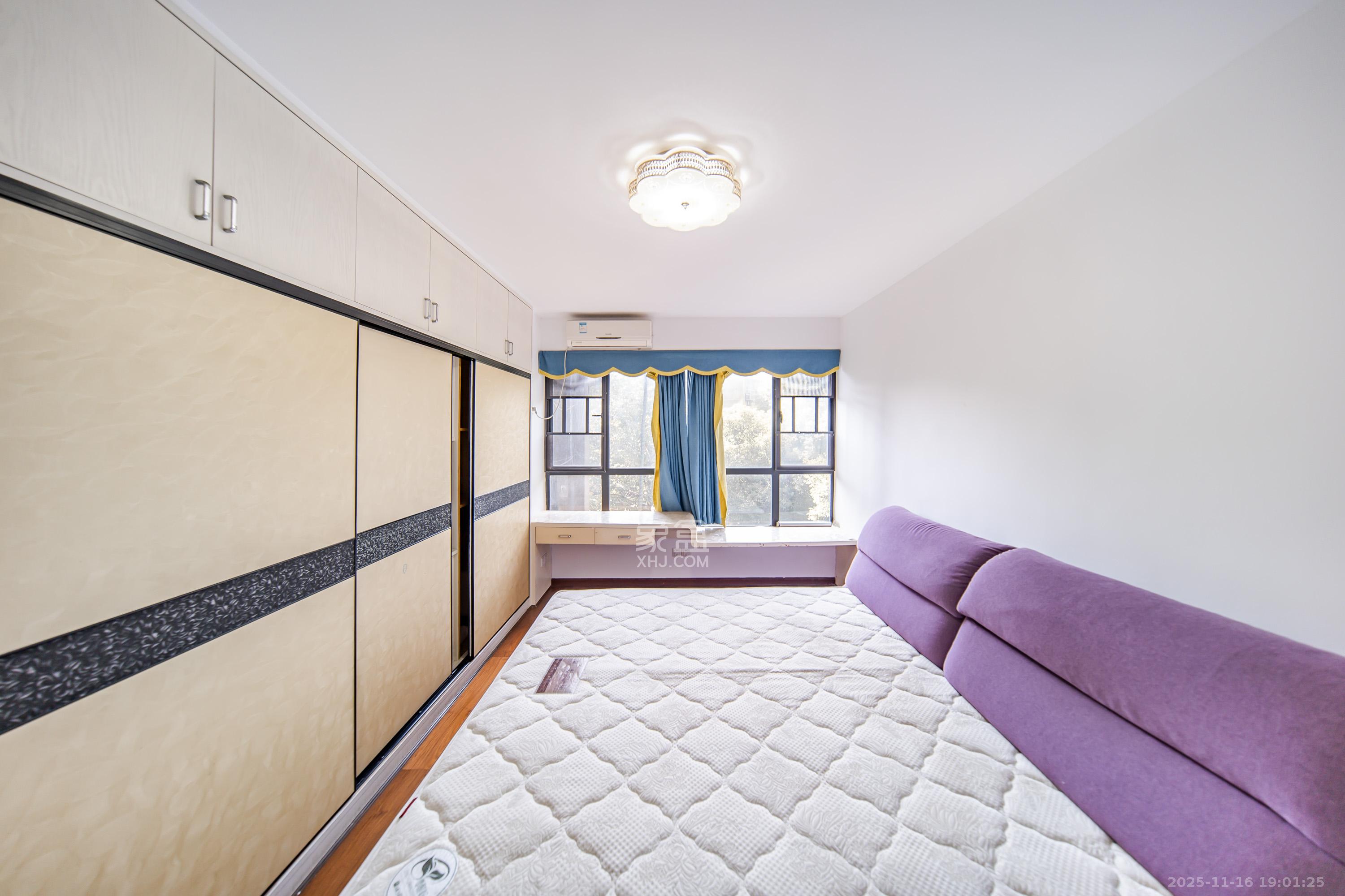 香江锦城  3室2厅2卫    128.0万卧室