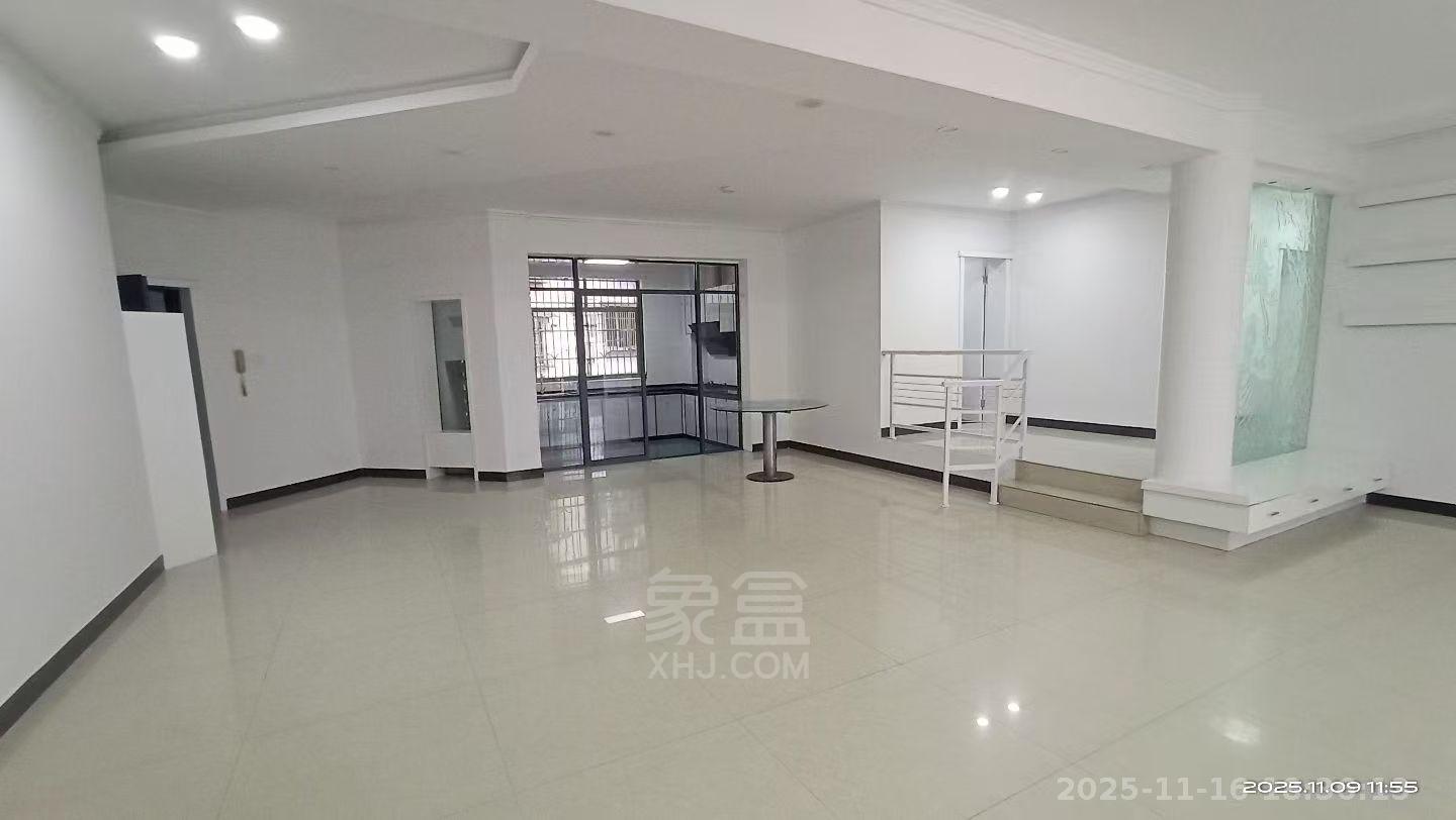 华茂商厦 4室2厅2卫 2500.0元/月 华茂商厦 4室2厅2卫 2500.0元/月室内图