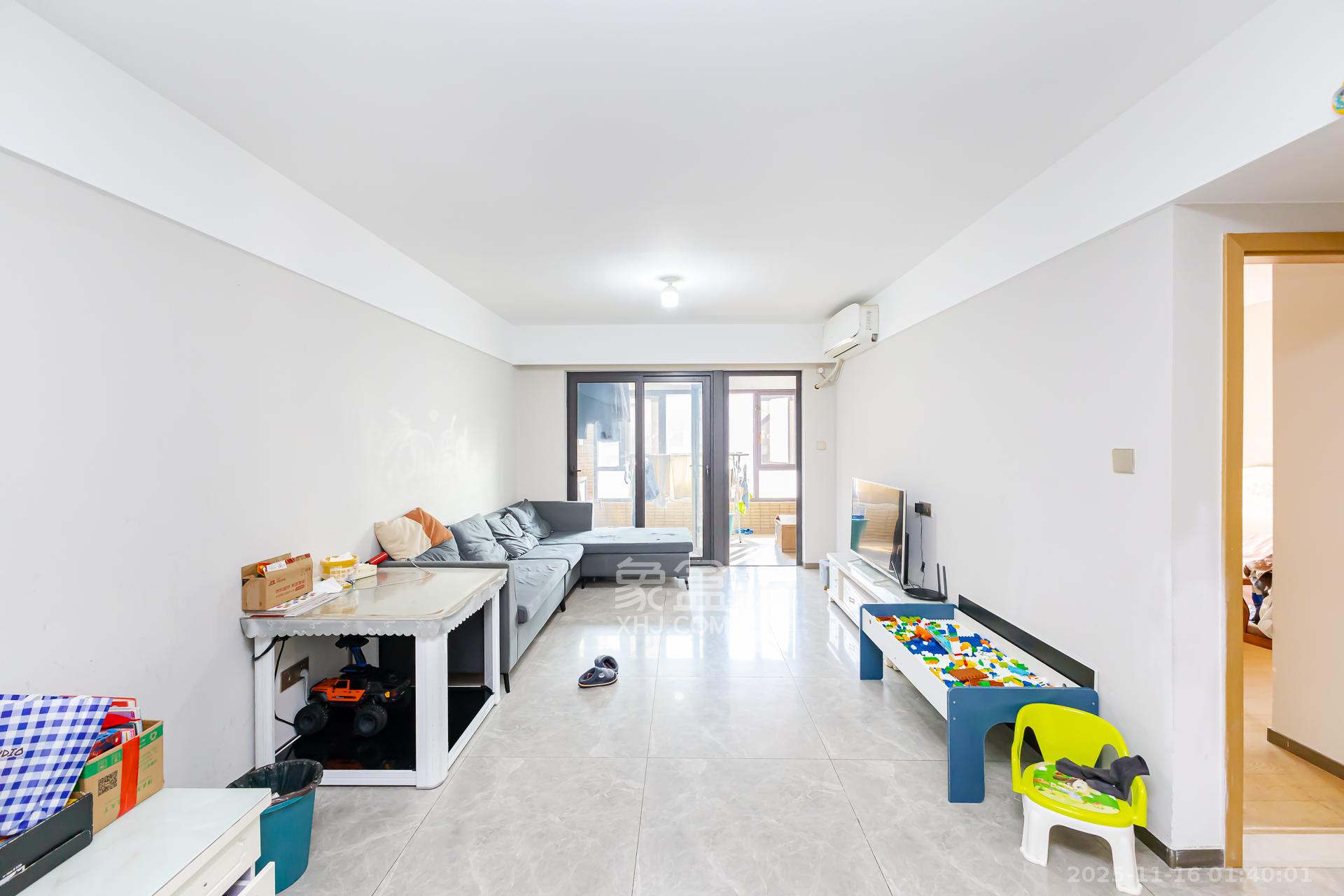 时代倾城四期 2室1厅1卫 68.0万 时代倾城四期 2室1厅1卫 68.0万客厅