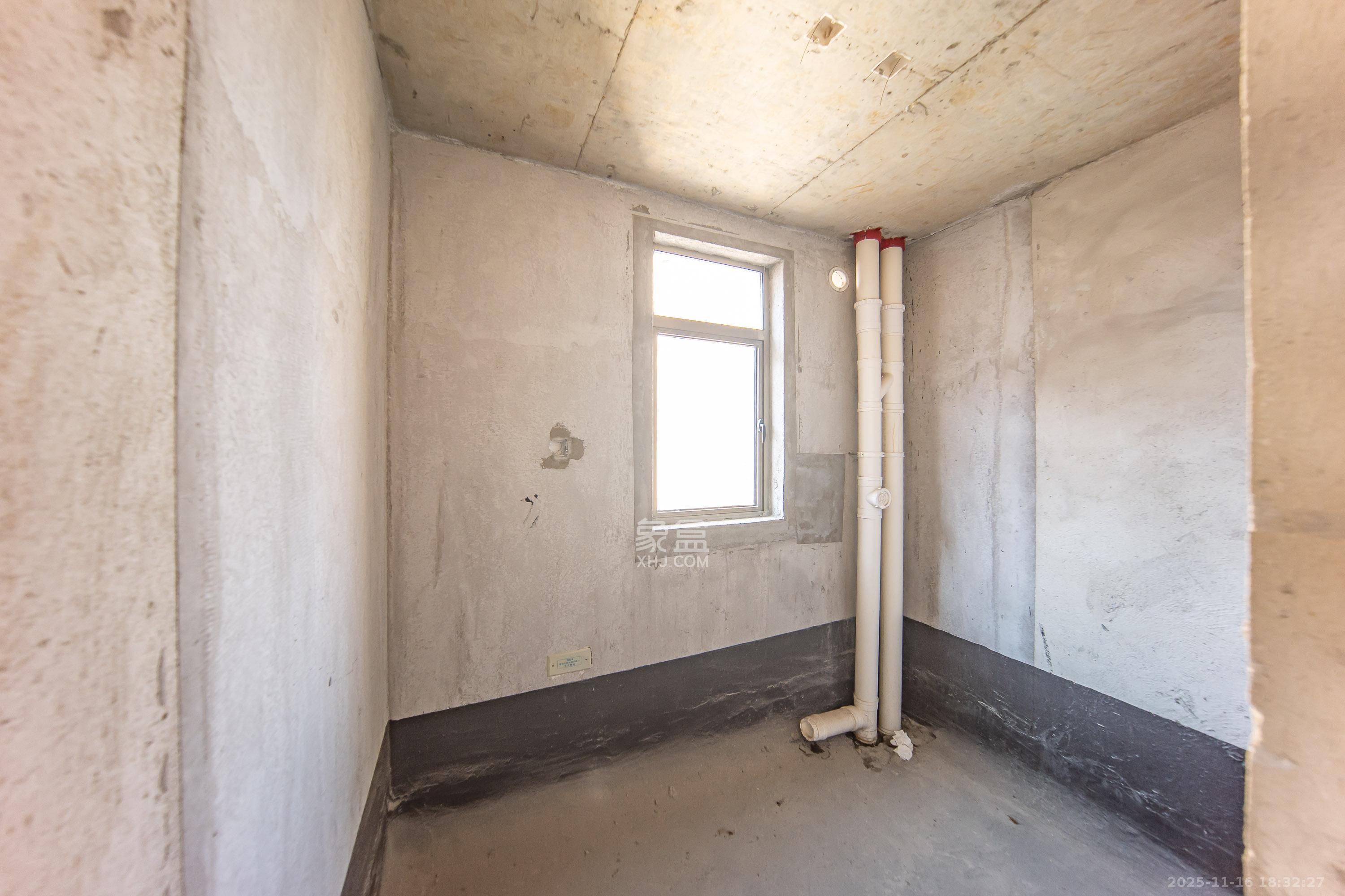 江山帝景雅典  4室2厅1卫    160.0万卫生间