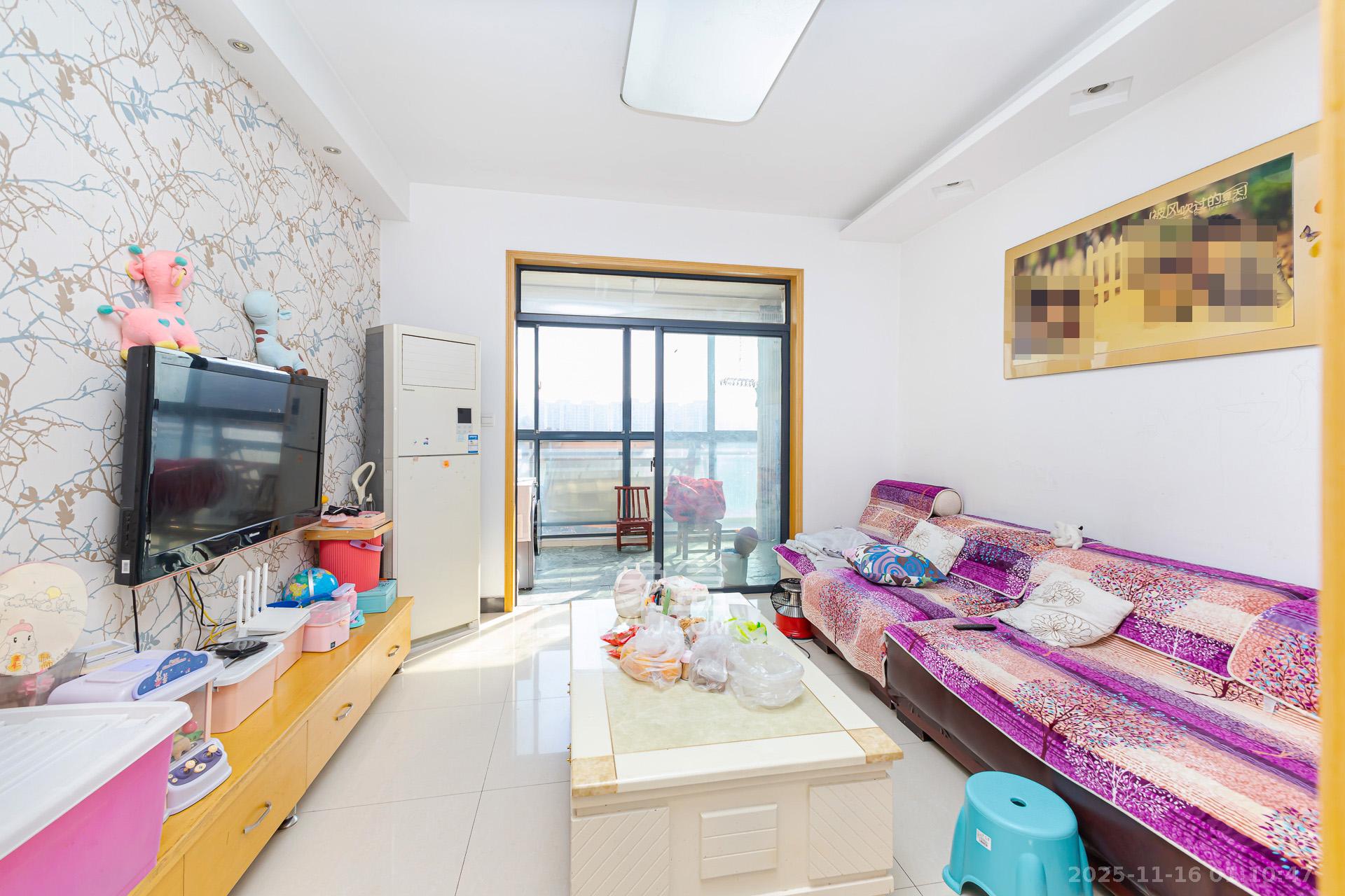 珠江东方明珠(新地东方明珠)一二期 2室2厅1卫 49.8万 珠江东方明珠(新地东方明珠)一二期 2室2厅1卫 49.8万客厅