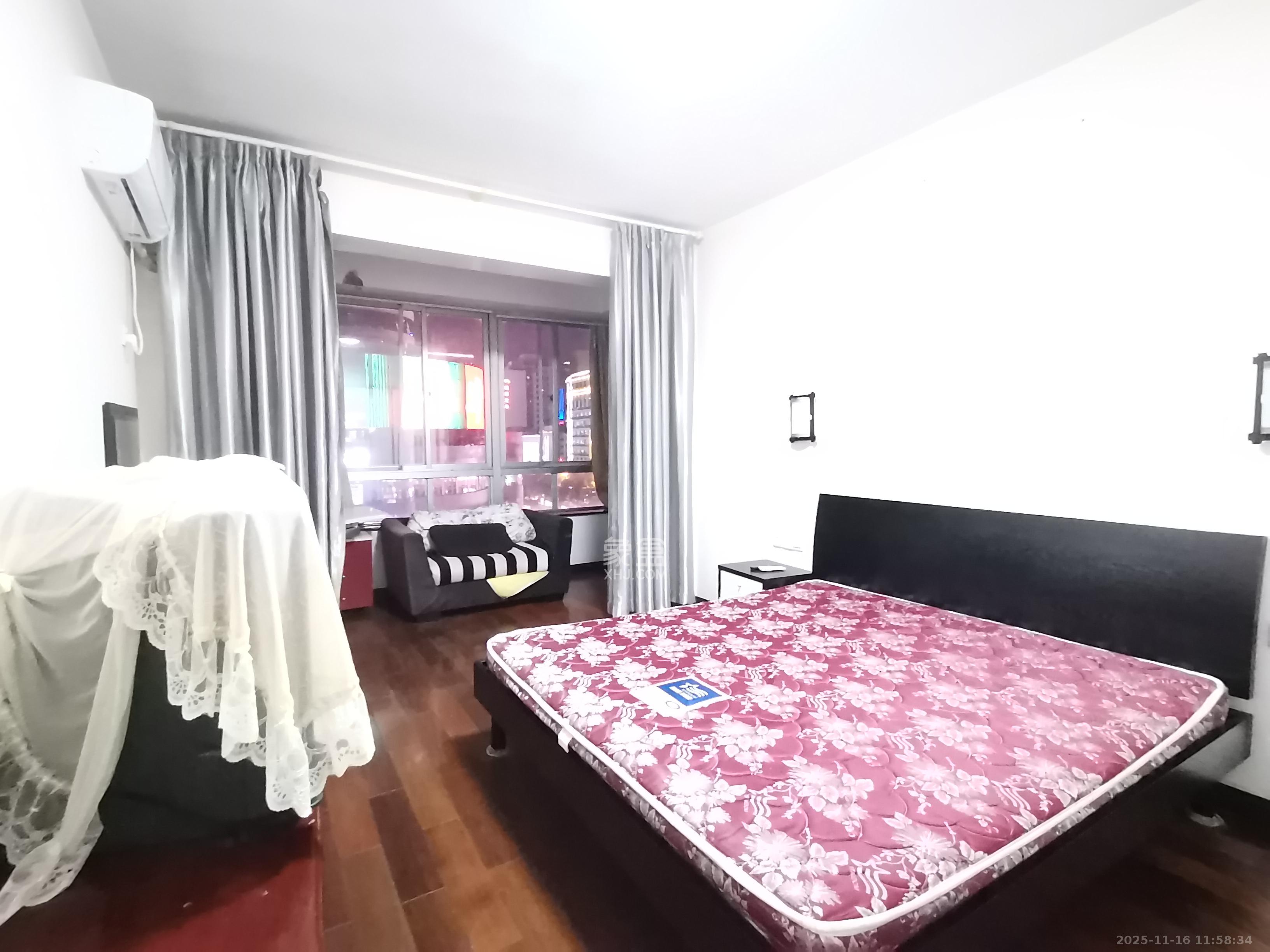 省建苑小区  4室2厅2卫    3500.0元/月室内图