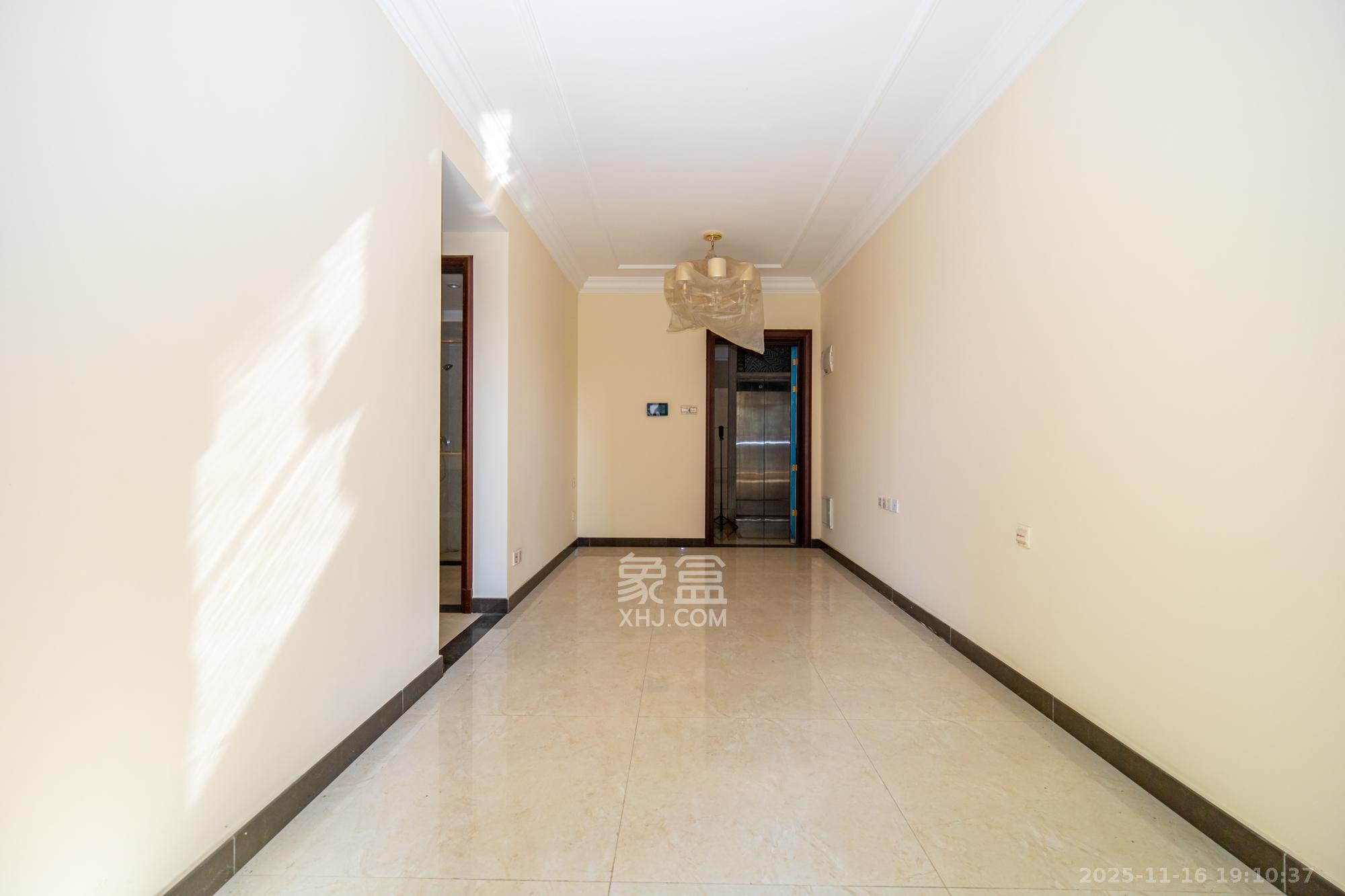 恒大雅苑 1室1厅1卫 37.0万 恒大雅苑 1室1厅1卫 37.0万客厅