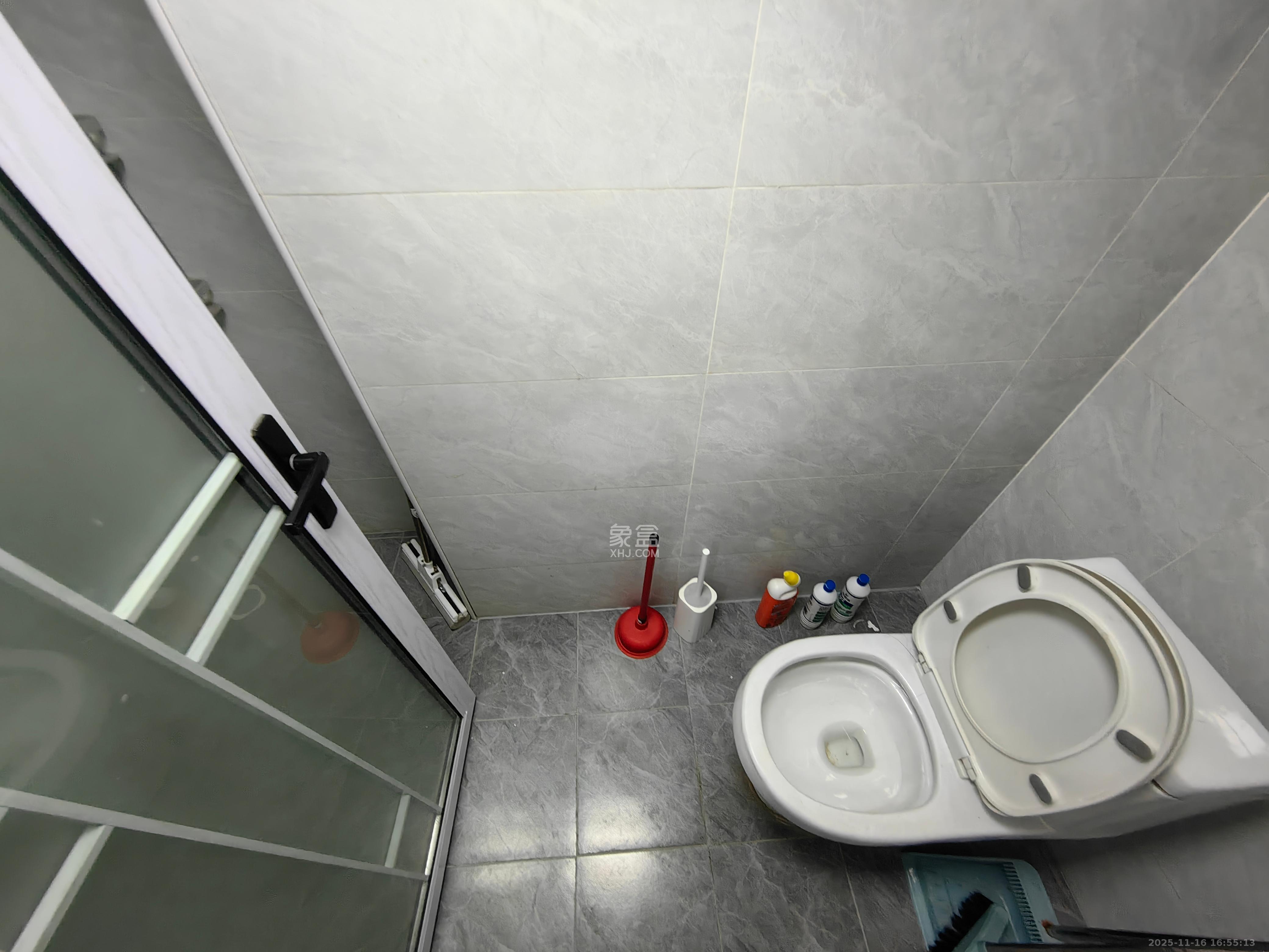 福晟翡翠湾  2室1厅1卫    1900.0元/月室内图