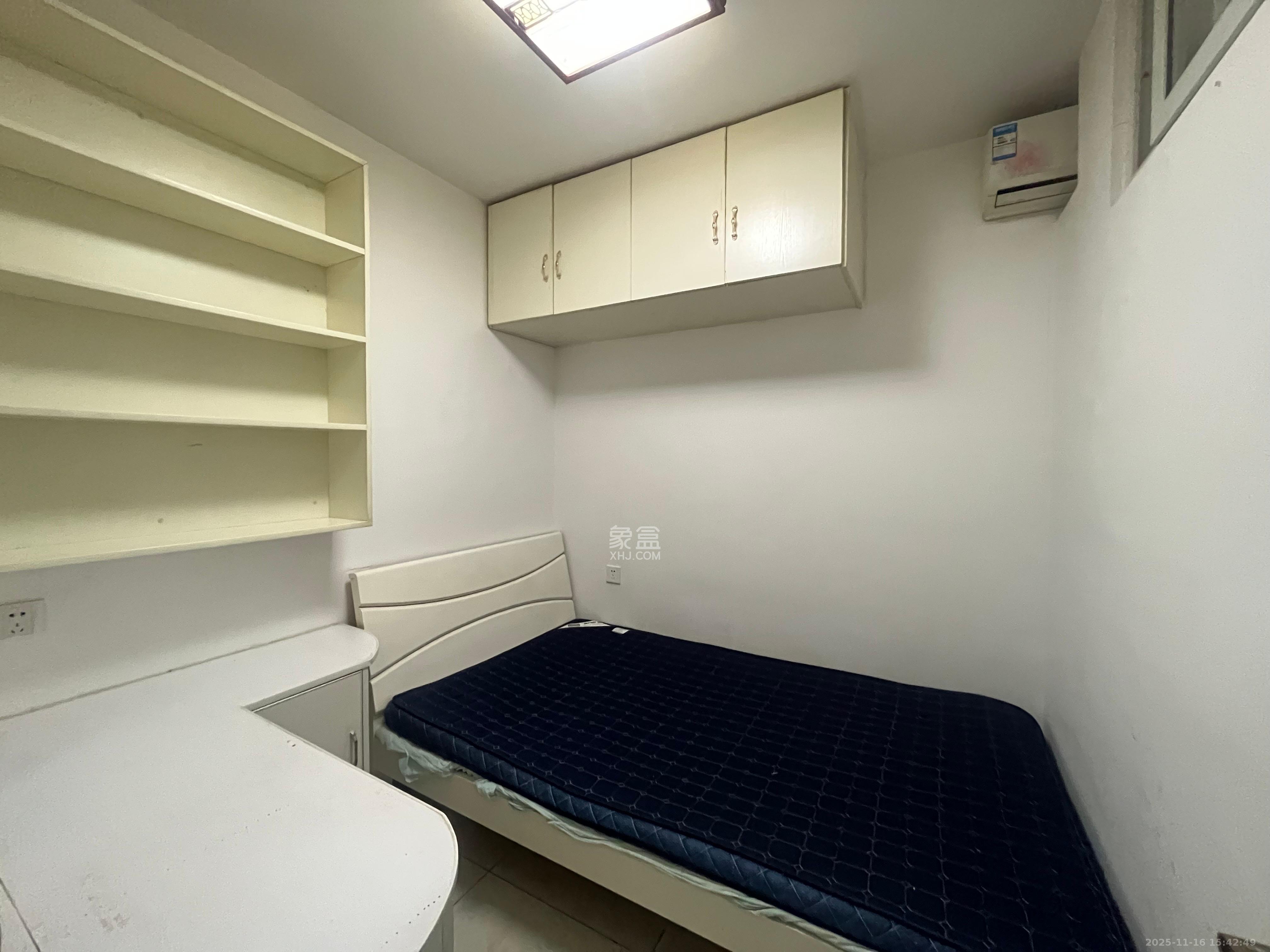 先锋东外滩  1室1厅1卫    1600.0元/月室内图