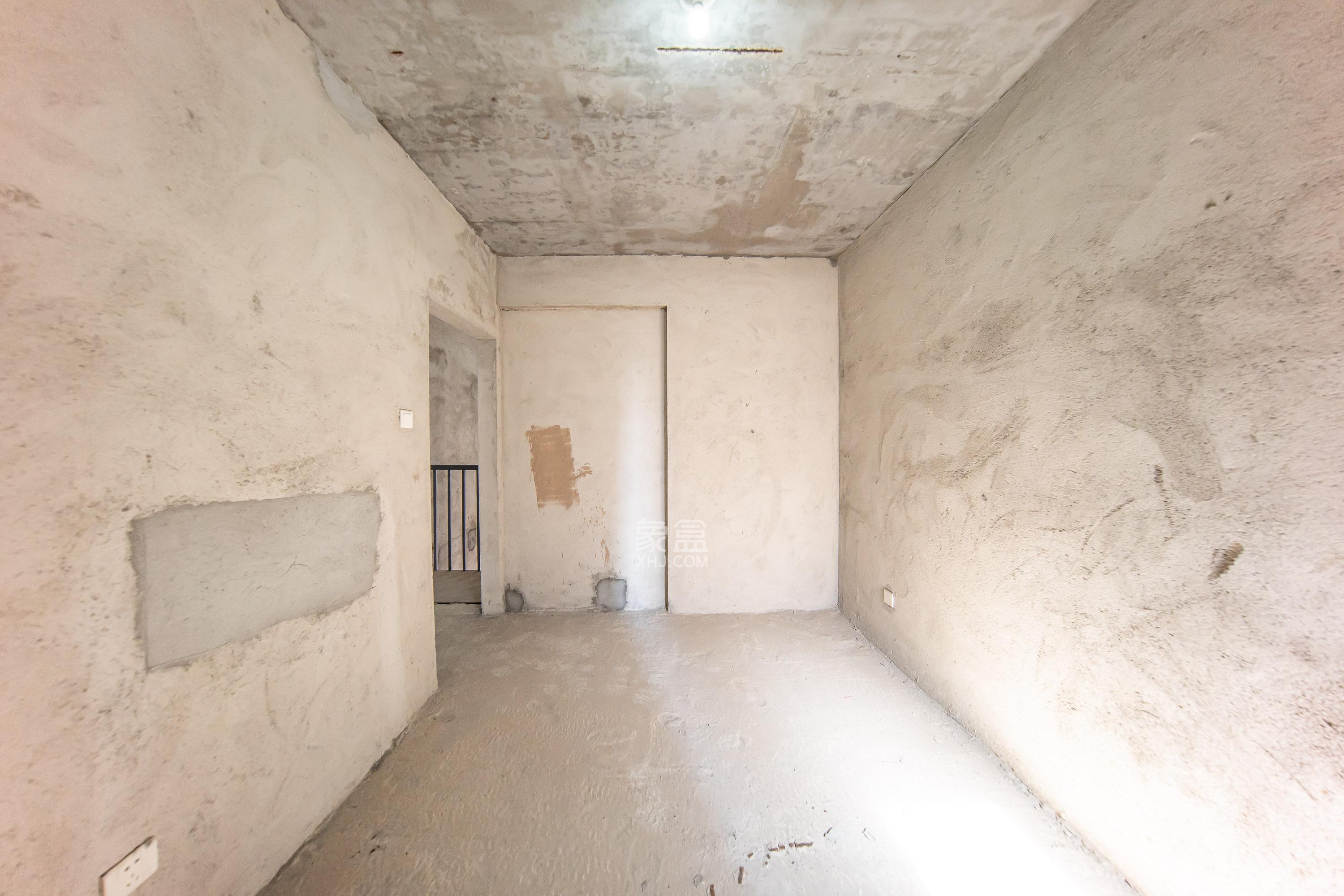 邦盛水岸御园  4室2厅2卫    72.0万卧室