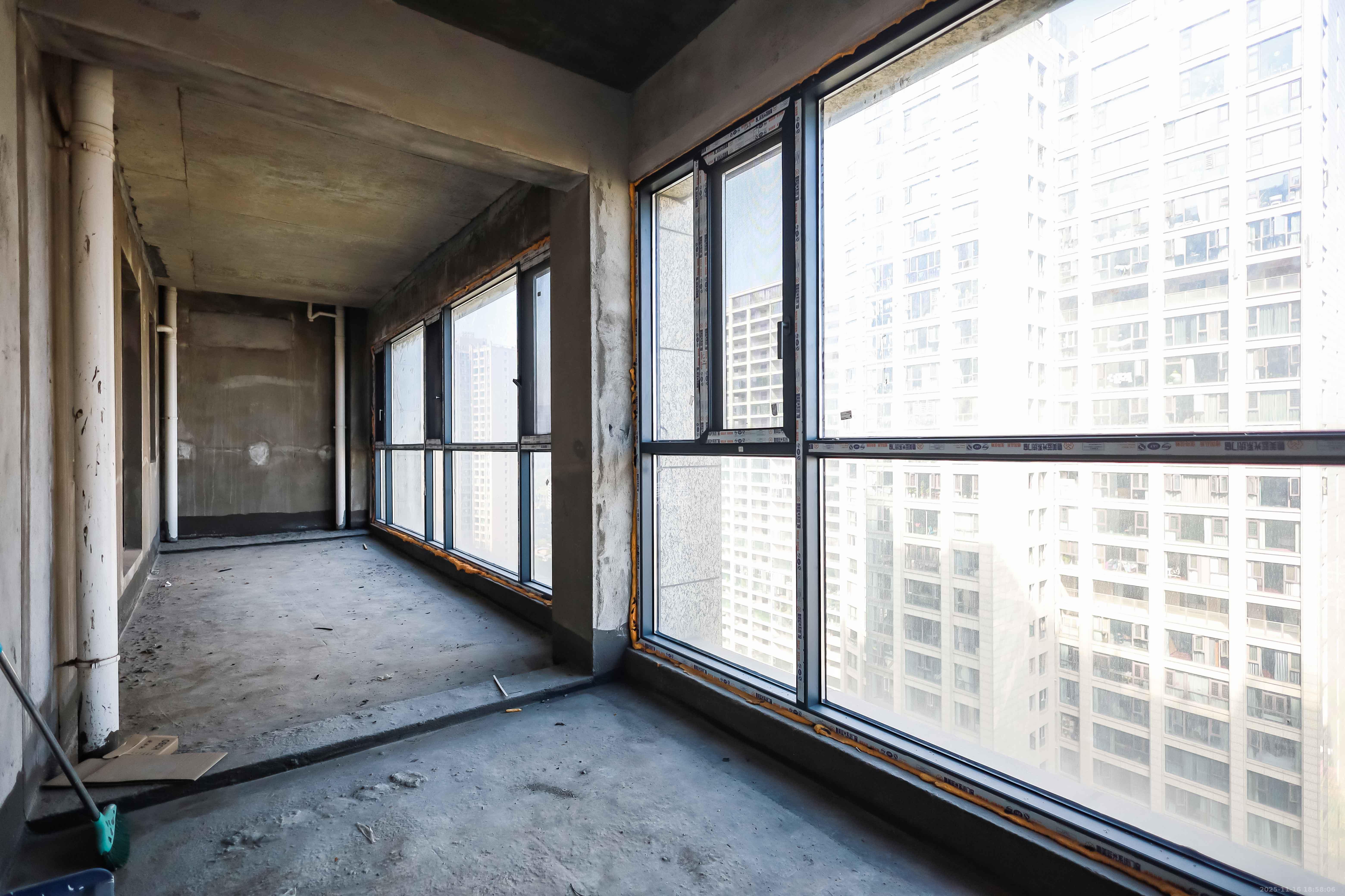 万象府台 4室2厅2卫 248.0万 万象府台 4室2厅2卫 248.0万阳台