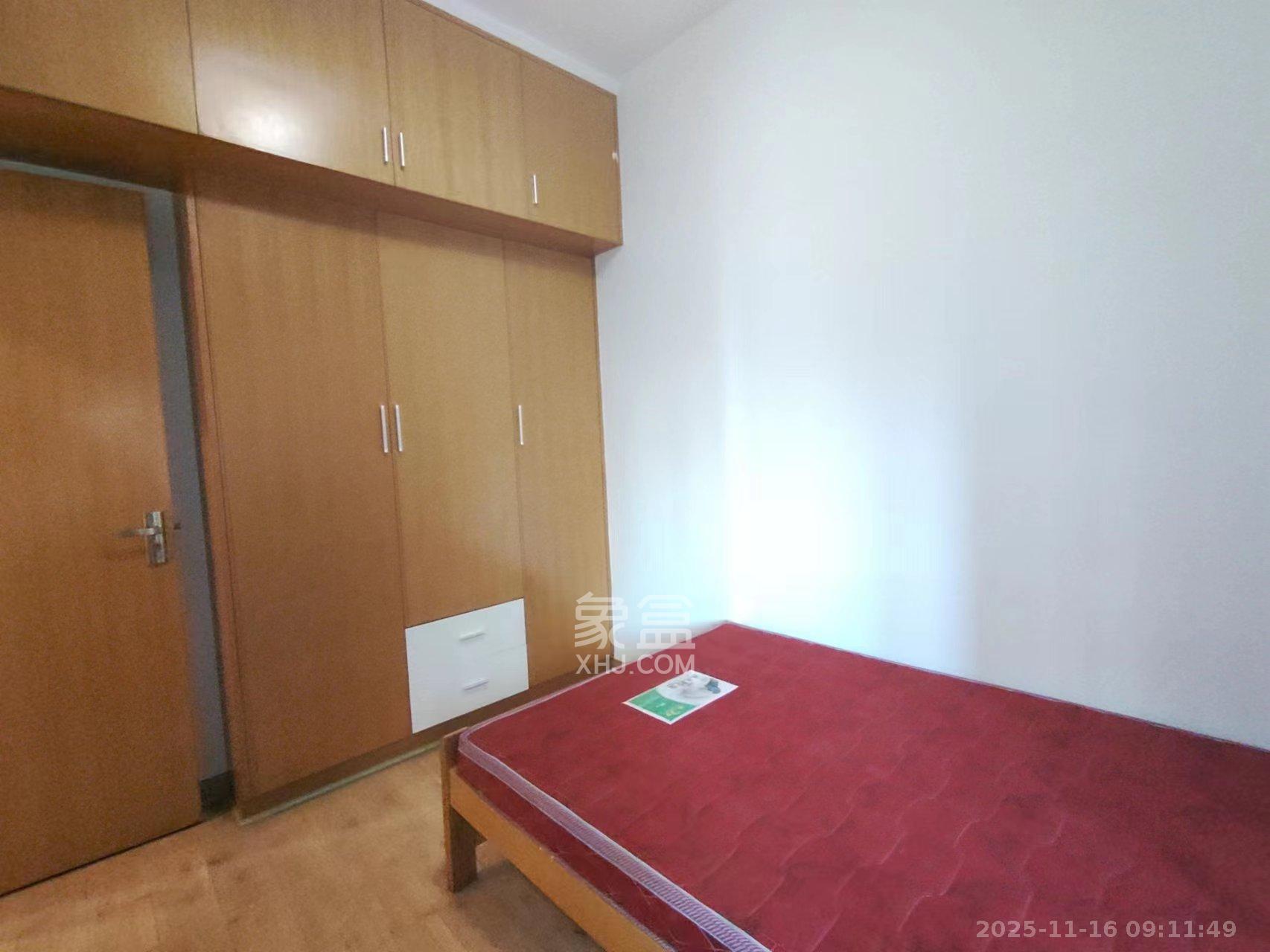 新城新世界一二三期 2室2厅1卫 2500.0元/月 新城新世界一二三期 2室2厅1卫 2500.0元/月室内图