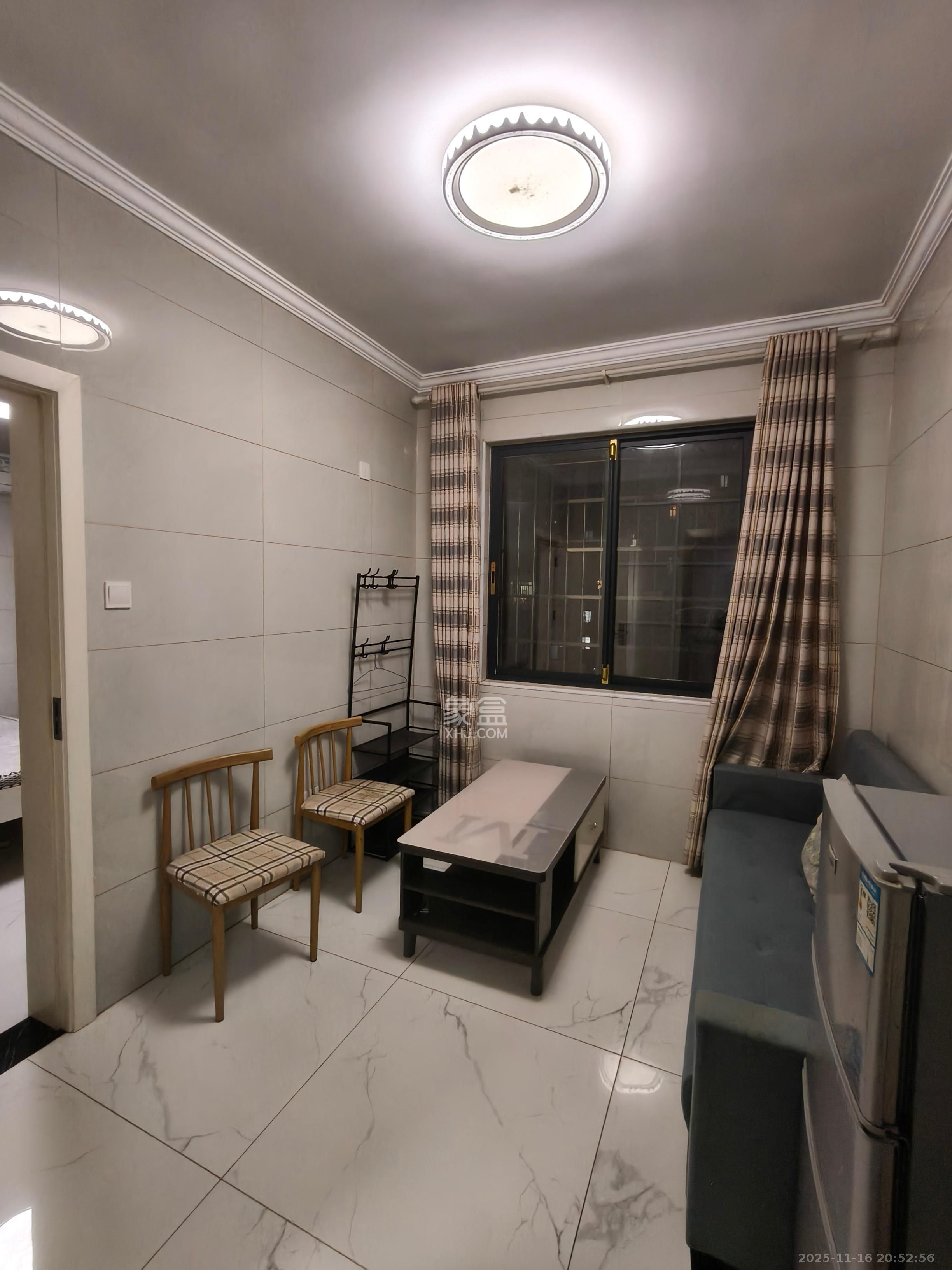 星城新宇川河苑  1室1厅1卫    1200.0元/月室内图