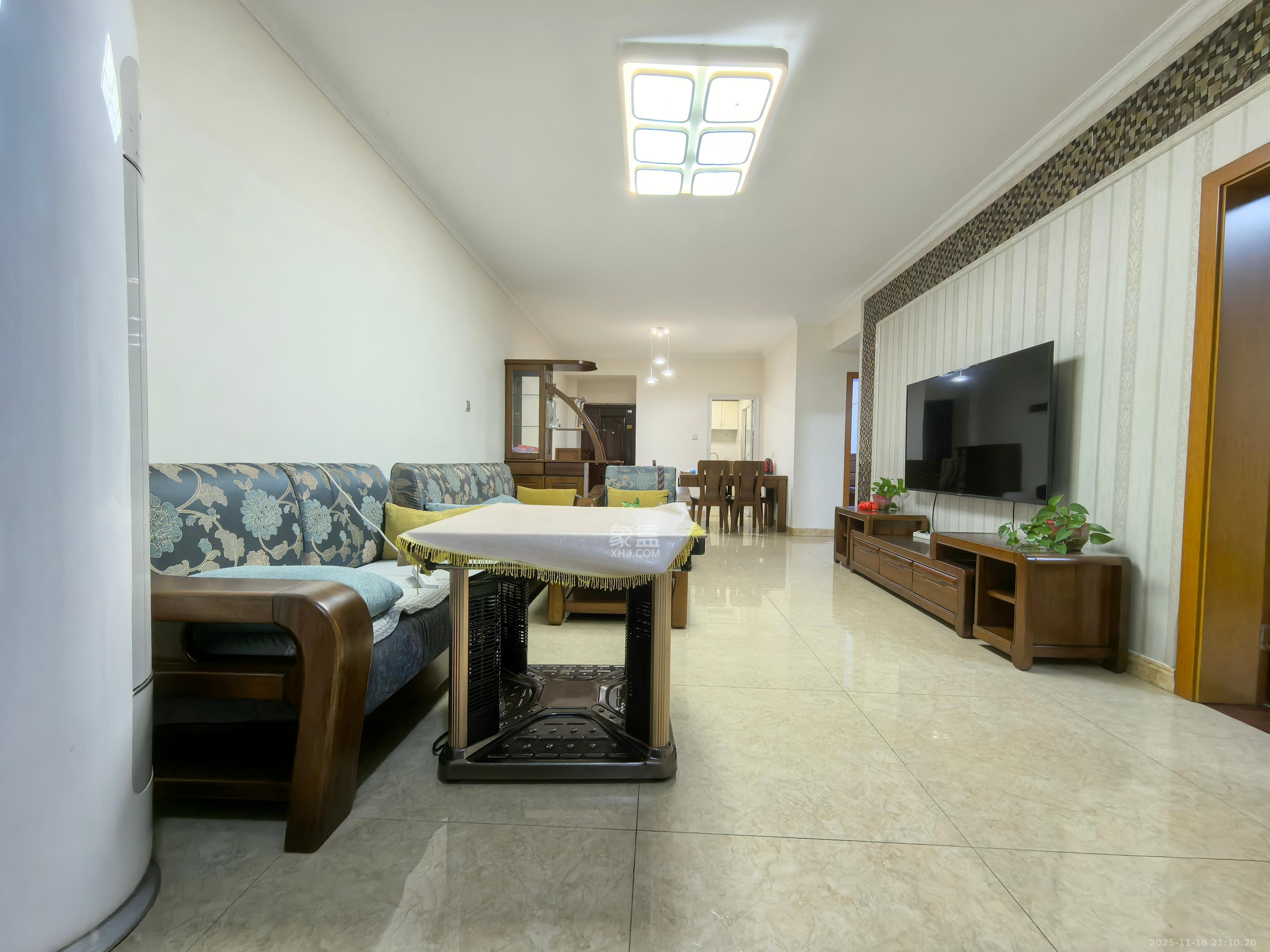 芒果天地(芒果雅苑)  3室2厅1卫    3100.0元/月室内图