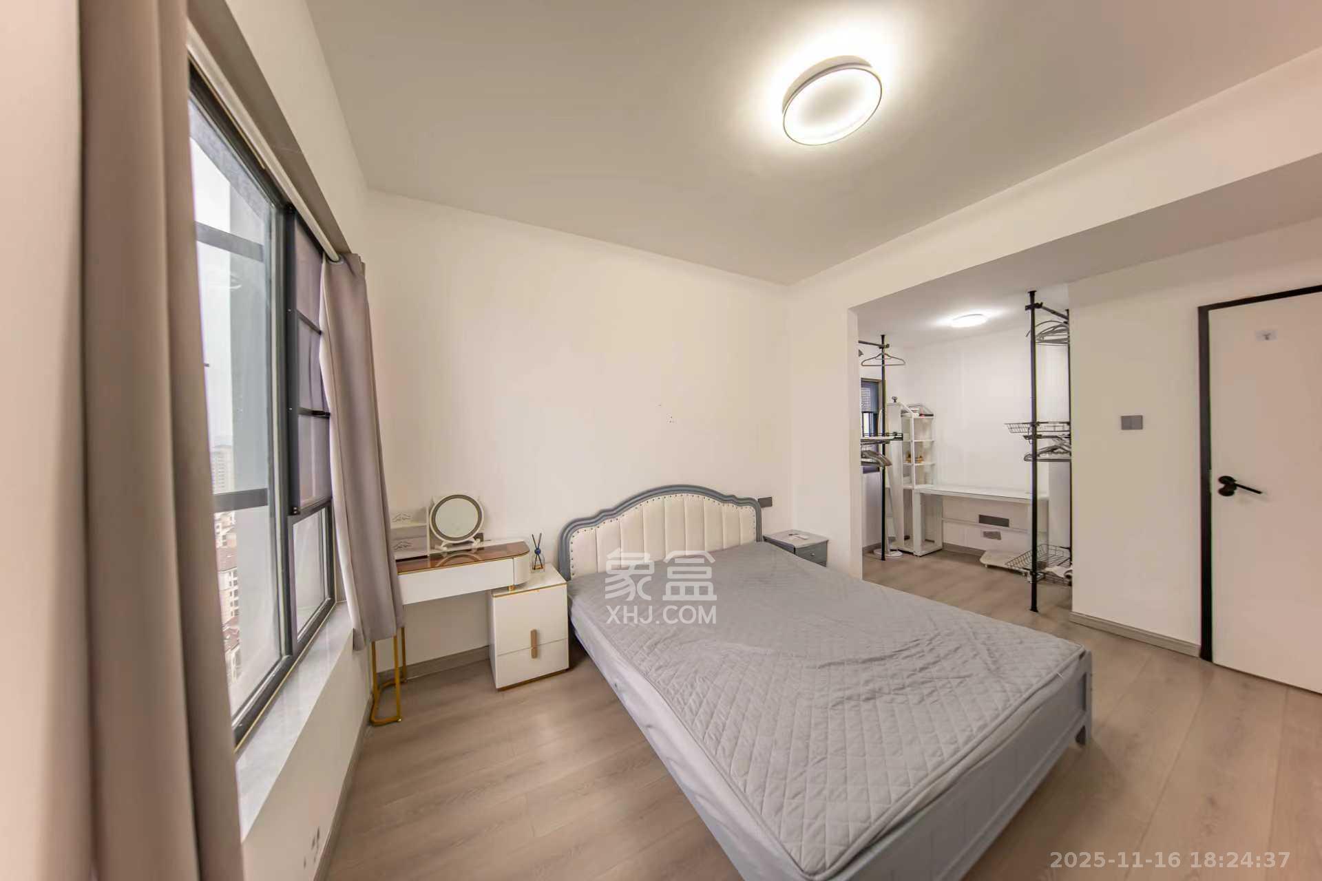 蔷薇国际 3室1厅1卫 2200.0元/月 蔷薇国际 3室1厅1卫 2200.0元/月室内图