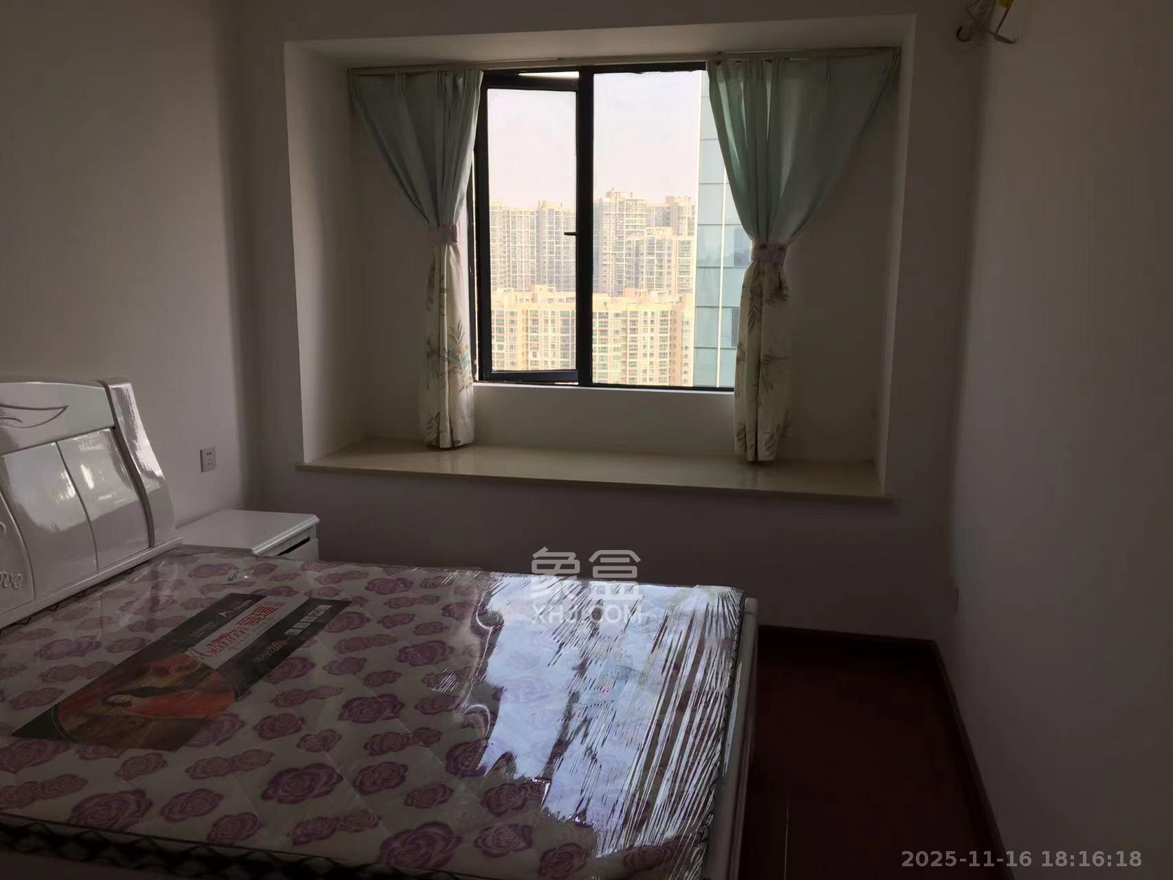 兴旺双铁城  1室2厅1卫    2450.0元/月室内图