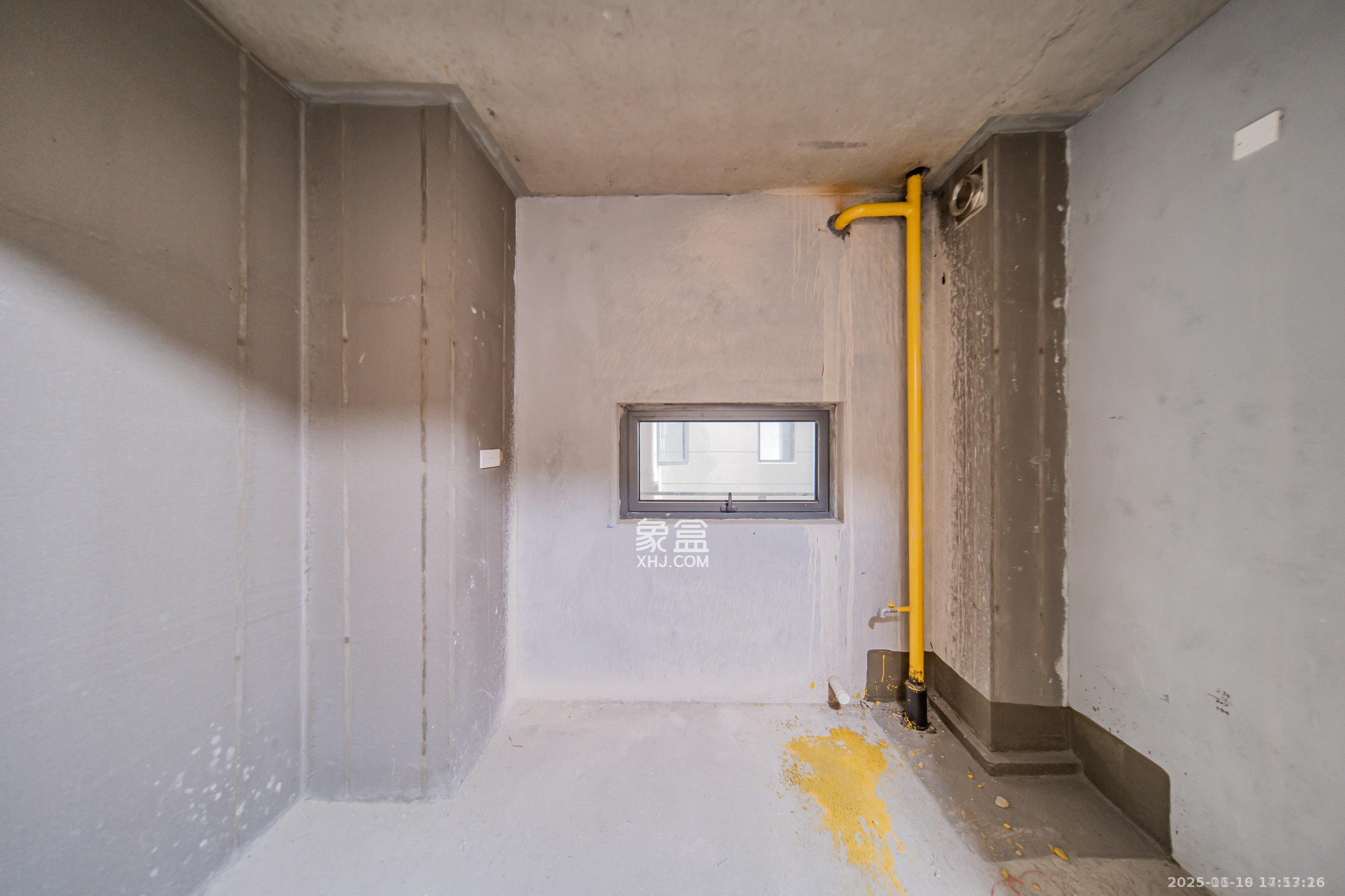 保利长交锦上 3室2厅1卫 1500.0元/月 保利长交锦上 3室2厅1卫 1500.0元/月室内图