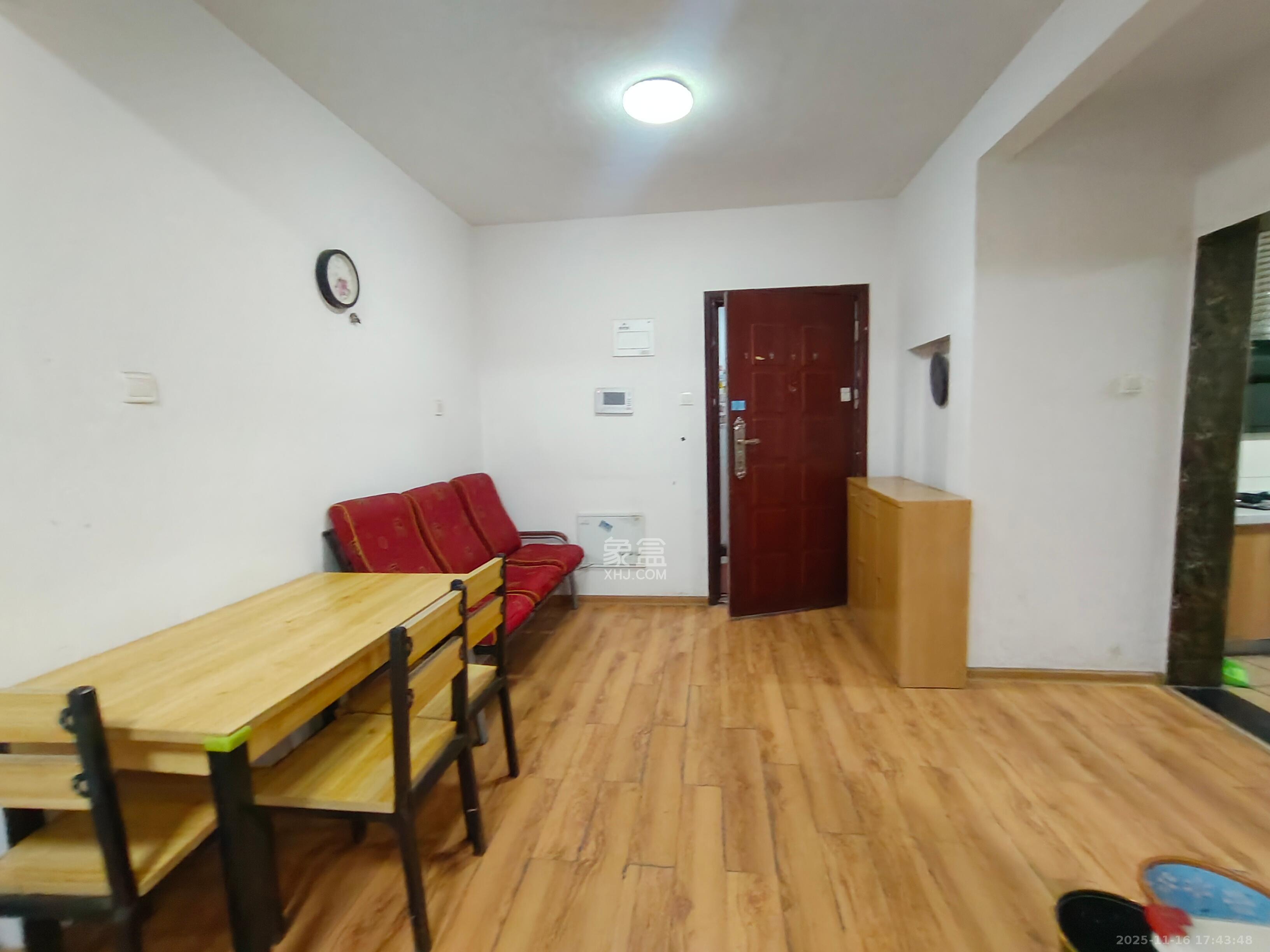 长房时代城  3室2厅1卫    2200.0元/月室内图